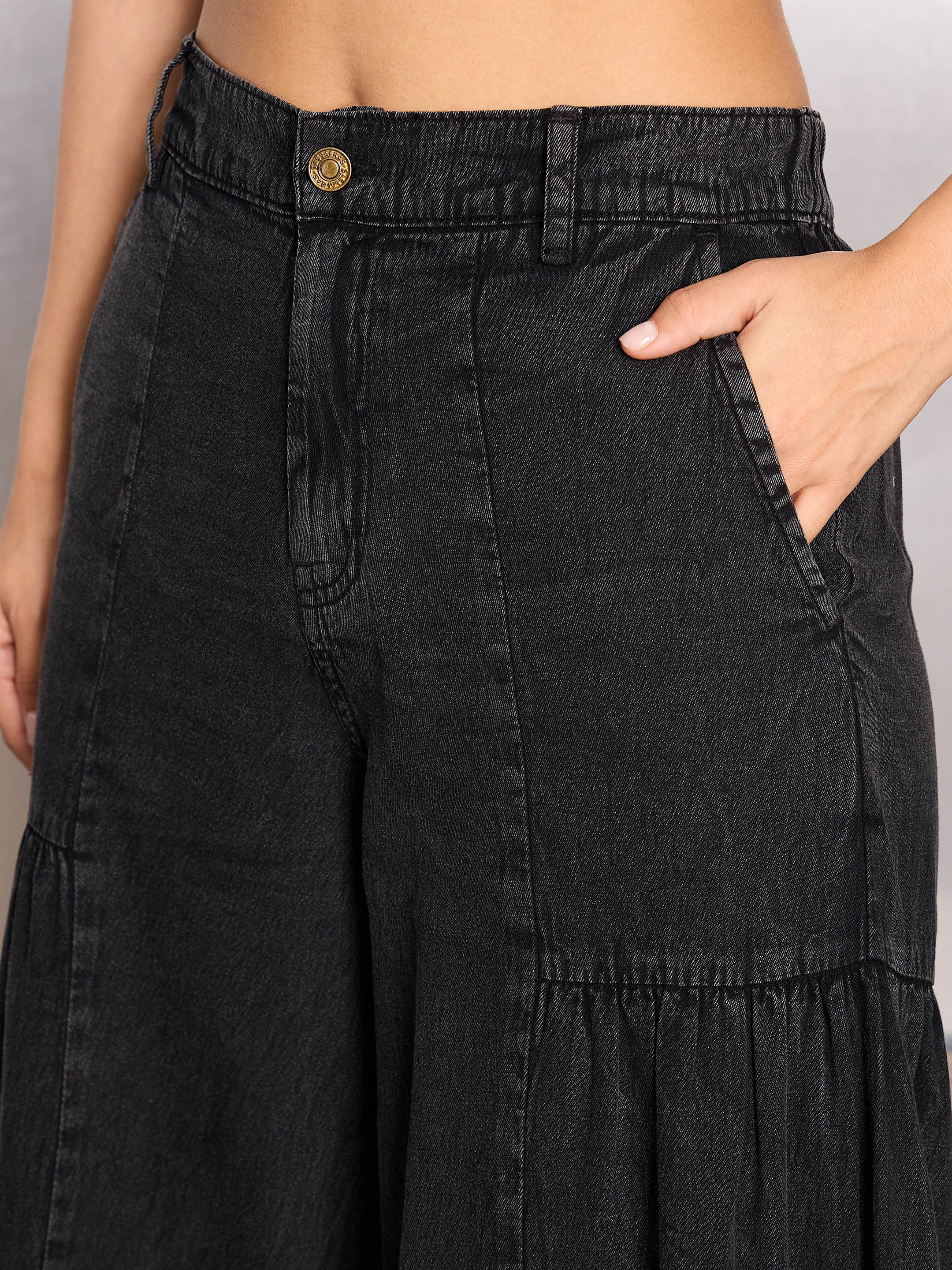 Women Black Washed Gathered Front Flared Jeans-SFJEAN0770