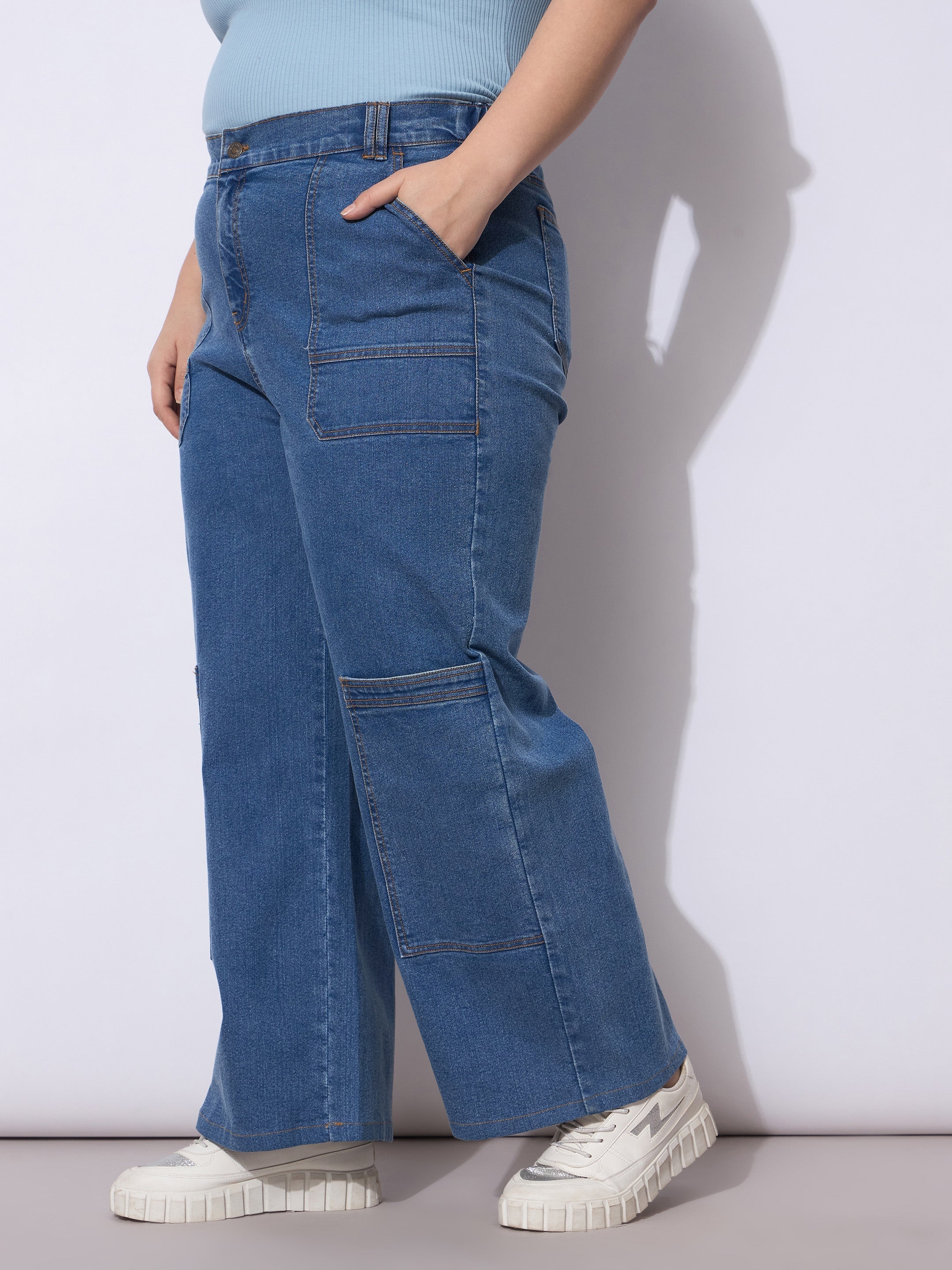 Women Blue Wash Side Pockets Straight Cargo Jeans-SFJEAN0789