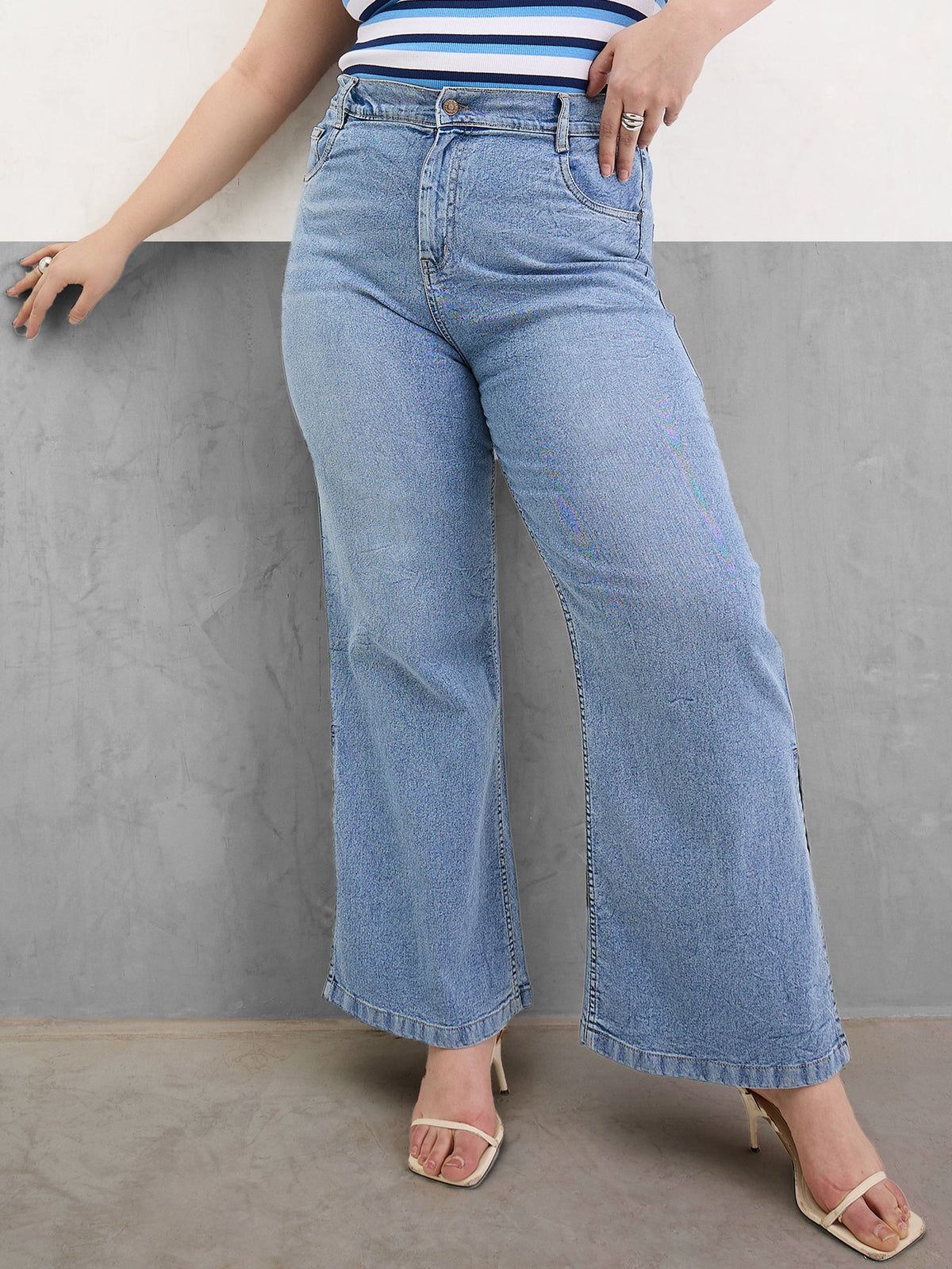 Women Ice Blue Hem Slit Straight Jeans-SFJEAN0794