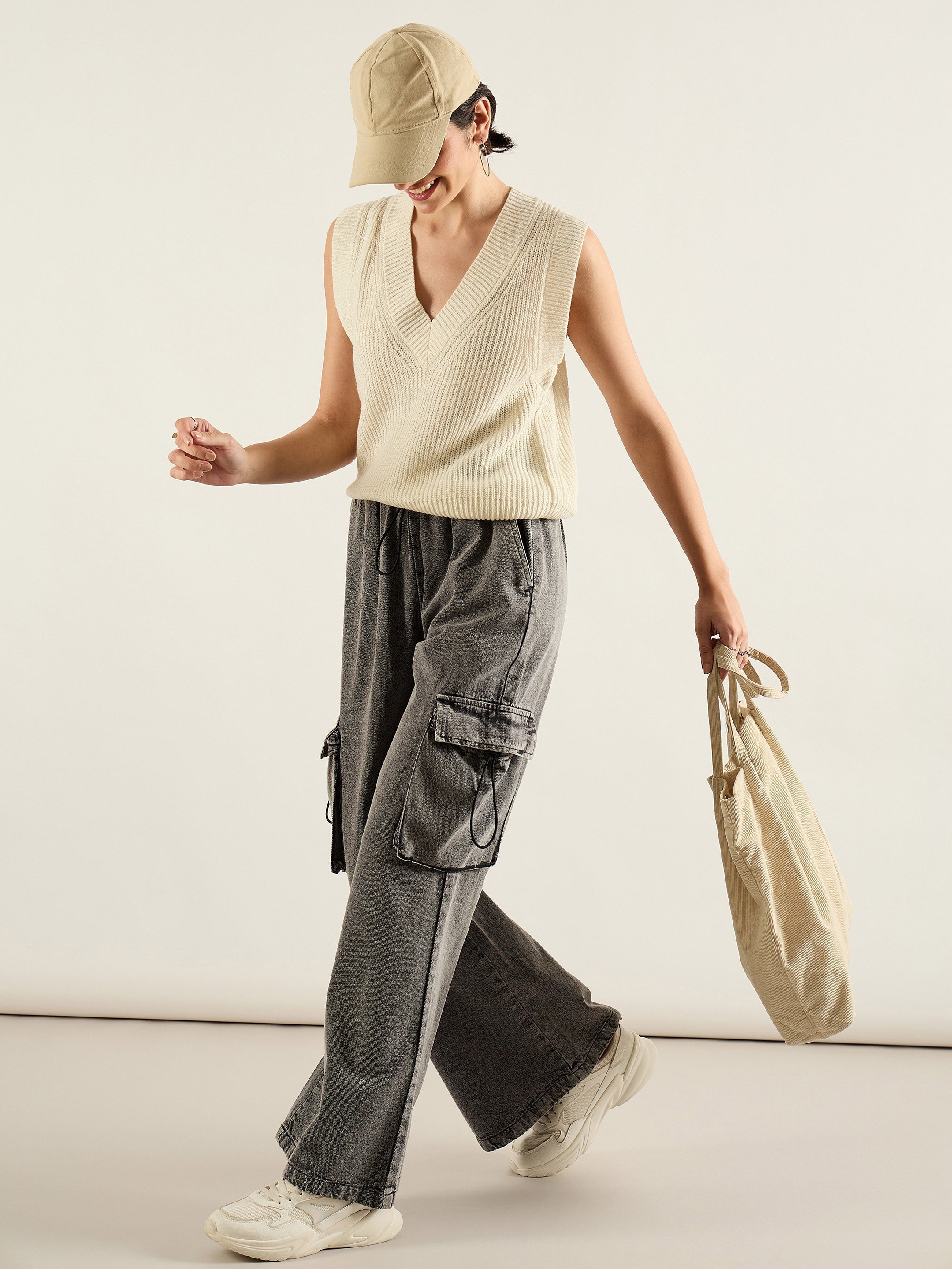 Women Grey Washed Cargo Pocket Jeans-SFJEAN0818
