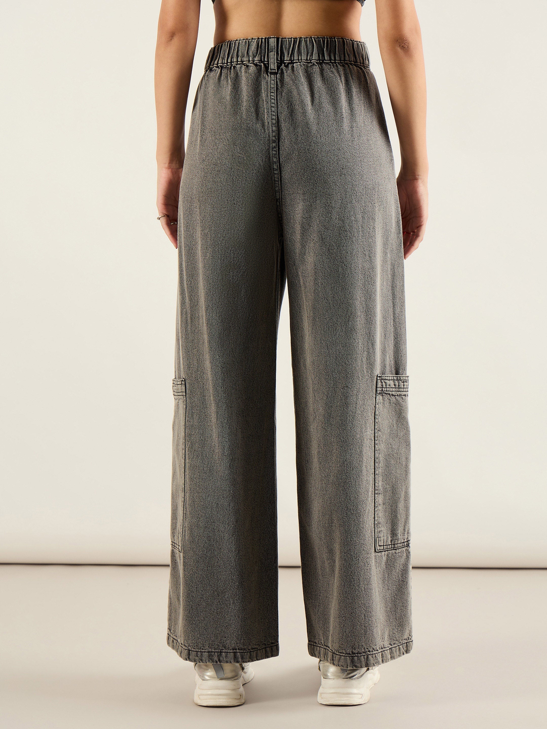 Women Grey Wash Hem Pocket Cargo Jeans-SFJEAN0822