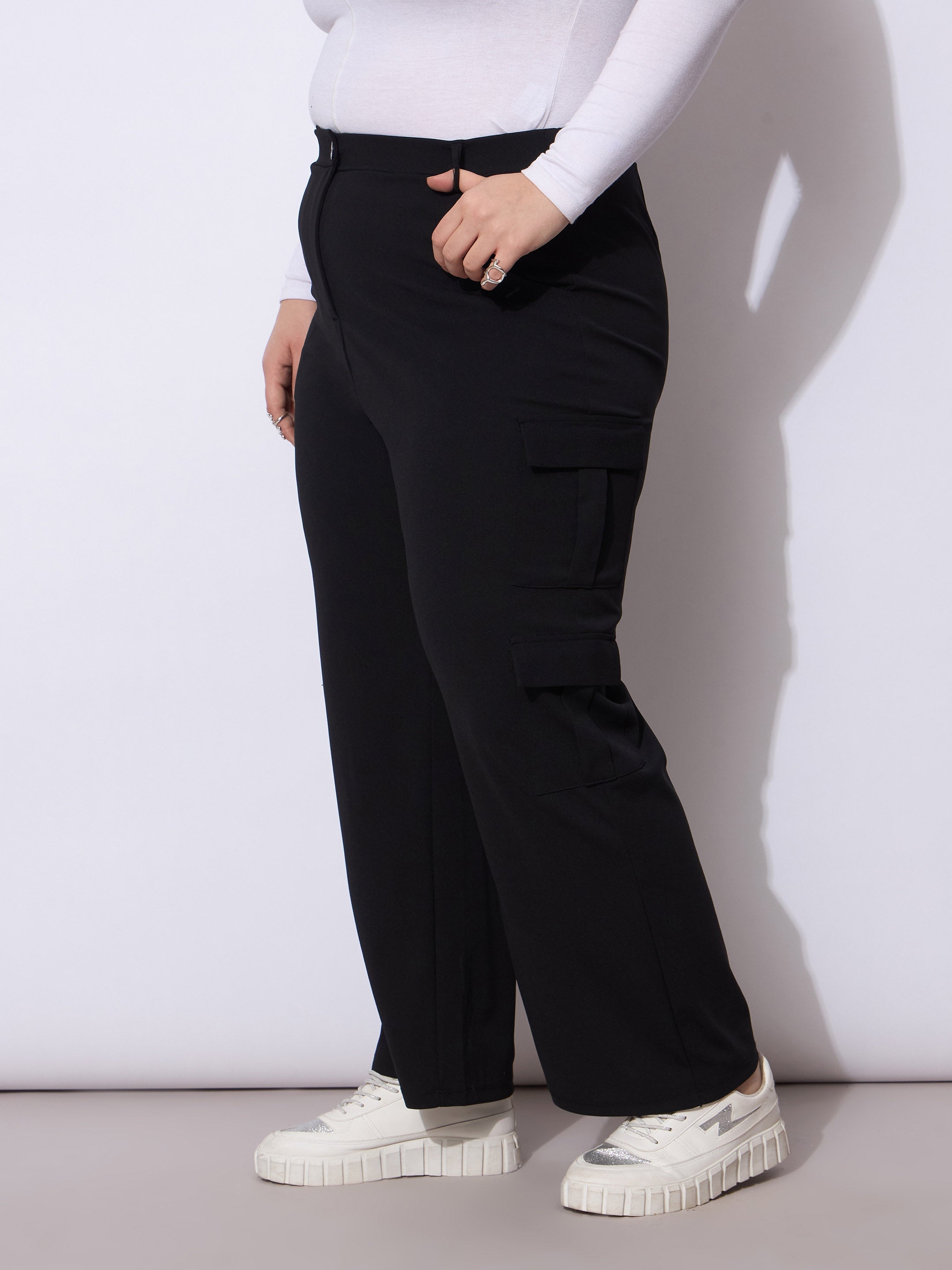 Women Black Multi Pocket Cargo Pants-SFPANT51254