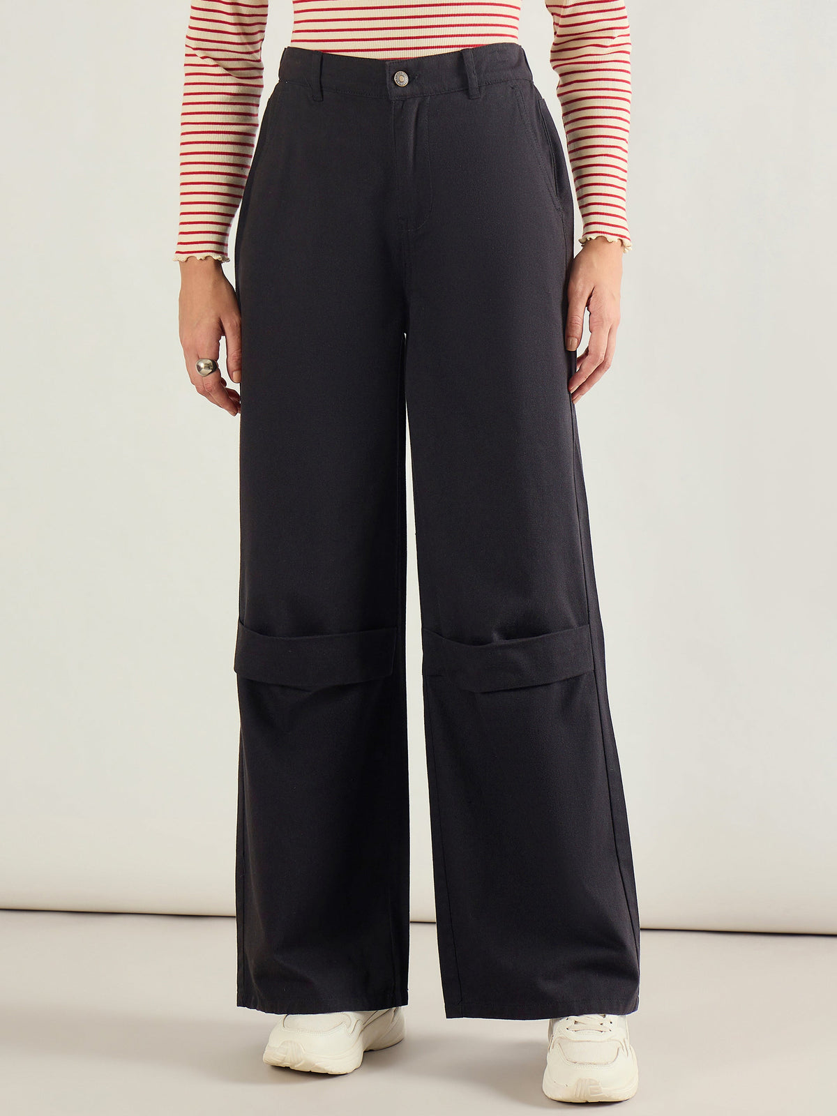 Women Black Twill Knee Pleated Wide Leg Pants-SFPANT51300