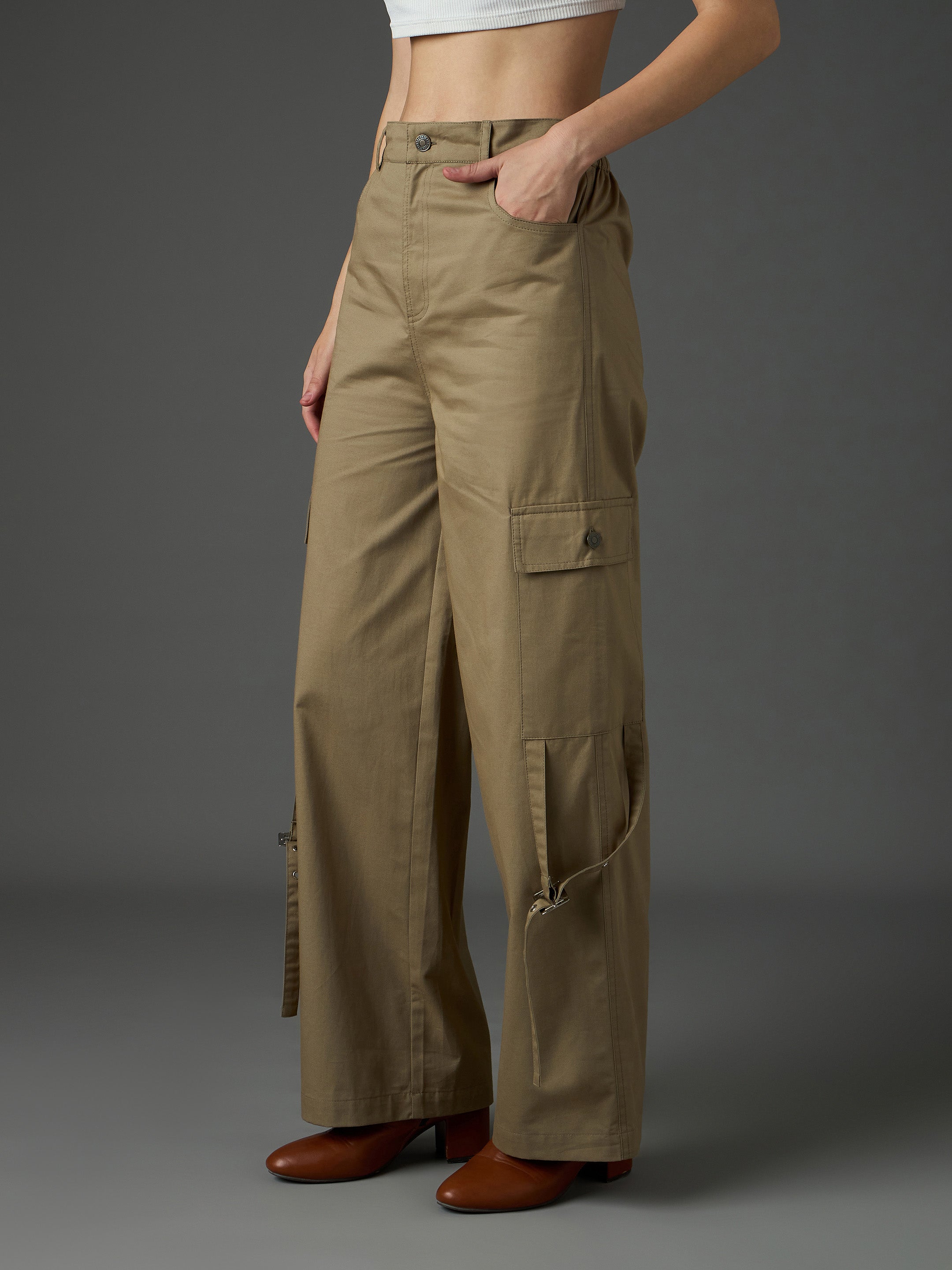 Women Pastel Olive Twill Pocket Loop Detail Cargo Pants-SFPANT51322