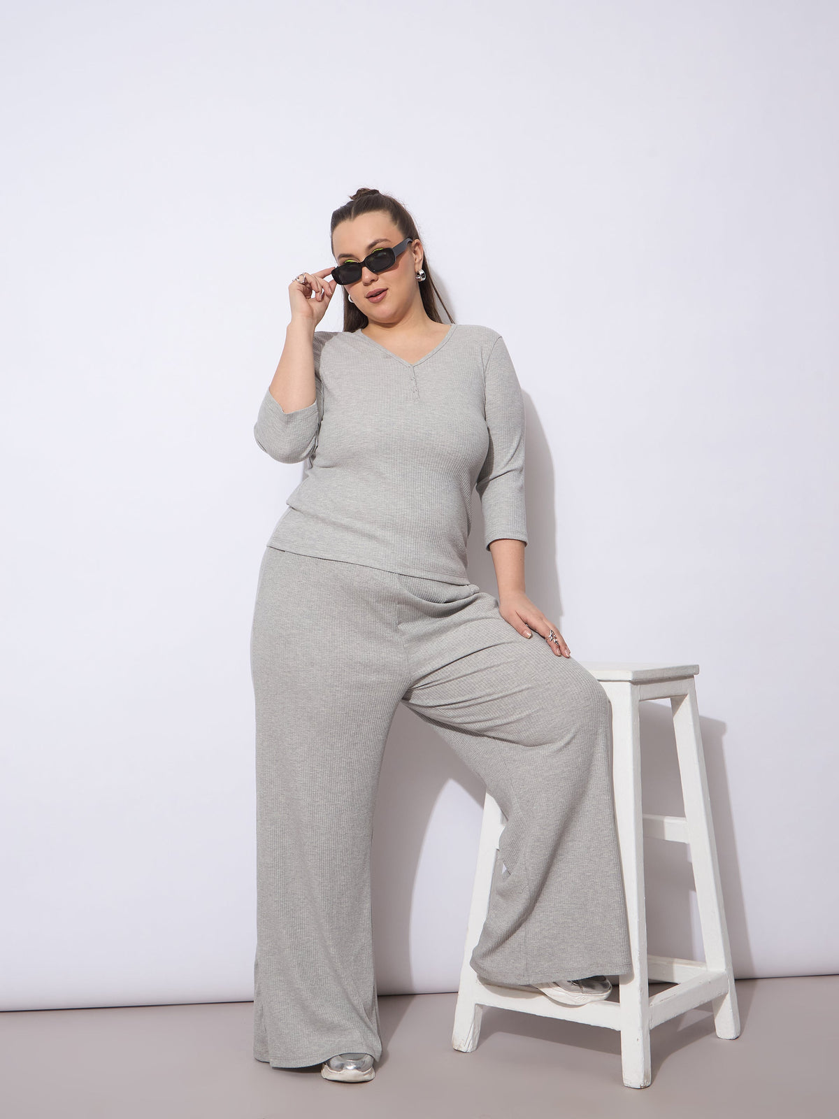 Women Grey Rib Straight Pants With V Neck Top-SFSETS96371