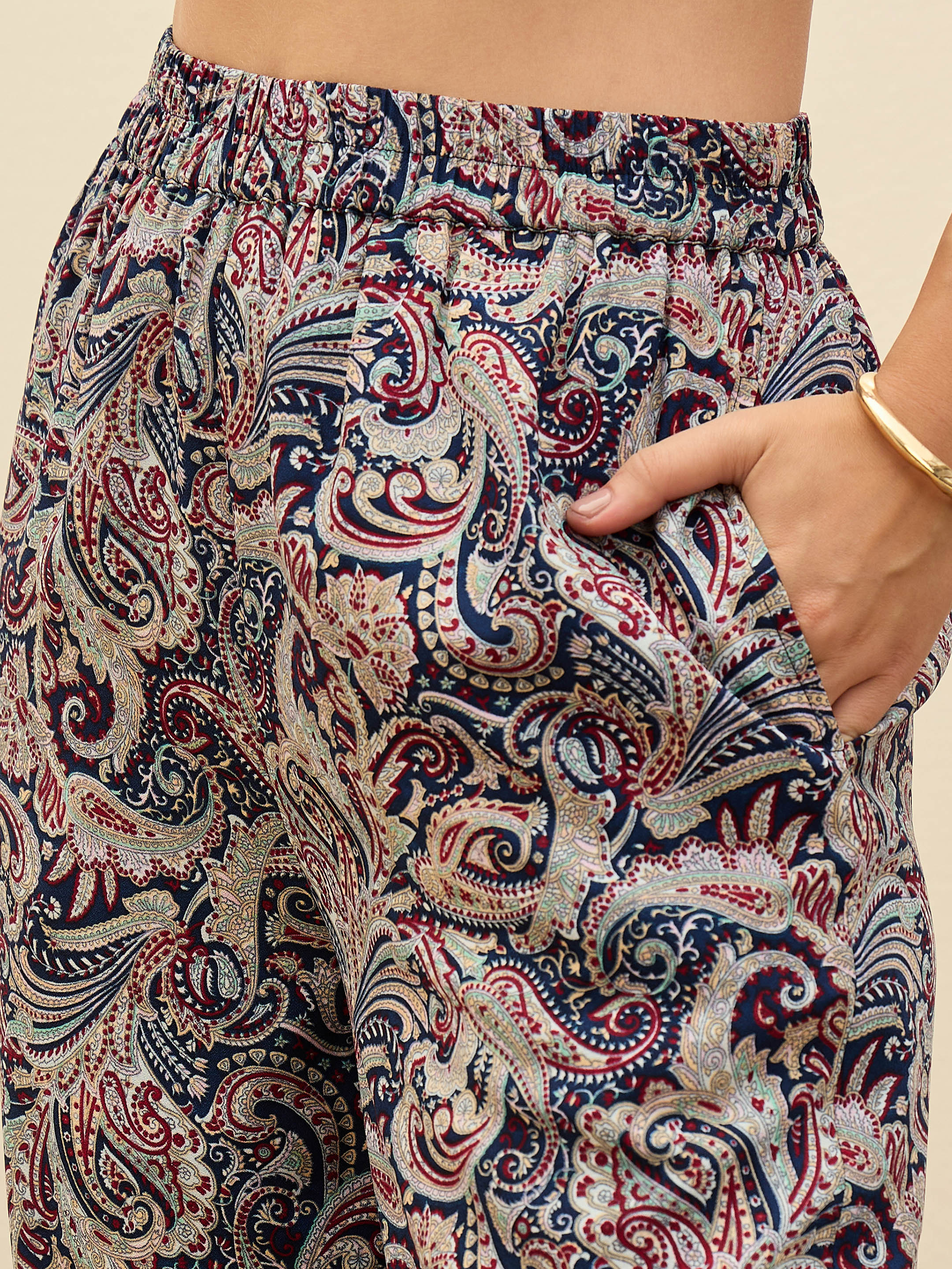 Women Navy Blue Paisley Printed Crop Top With Joggers-SFSETS96376