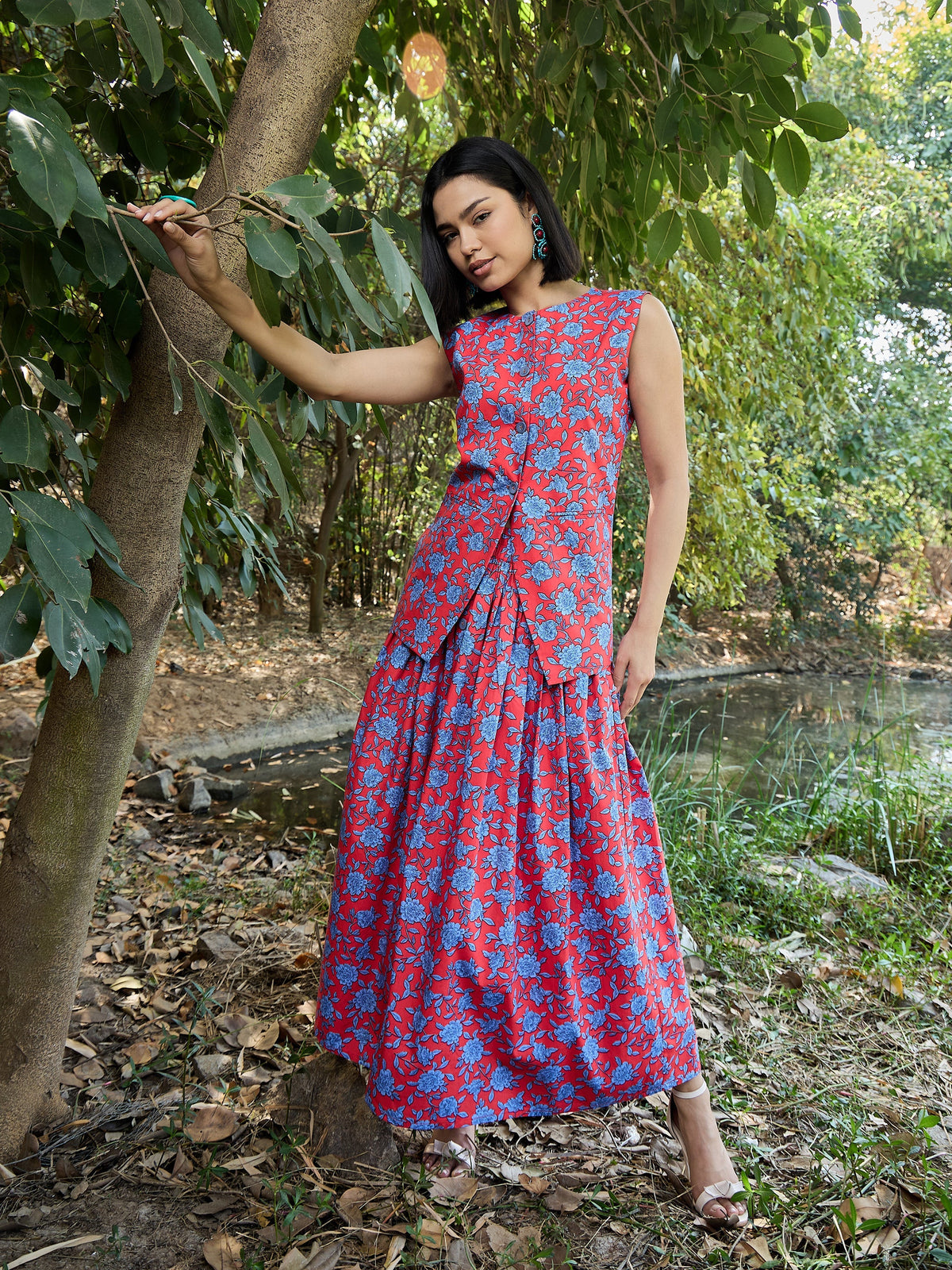 Women Red & Blue Floral Vest Top With Gathered Skirt-SFSETS96393