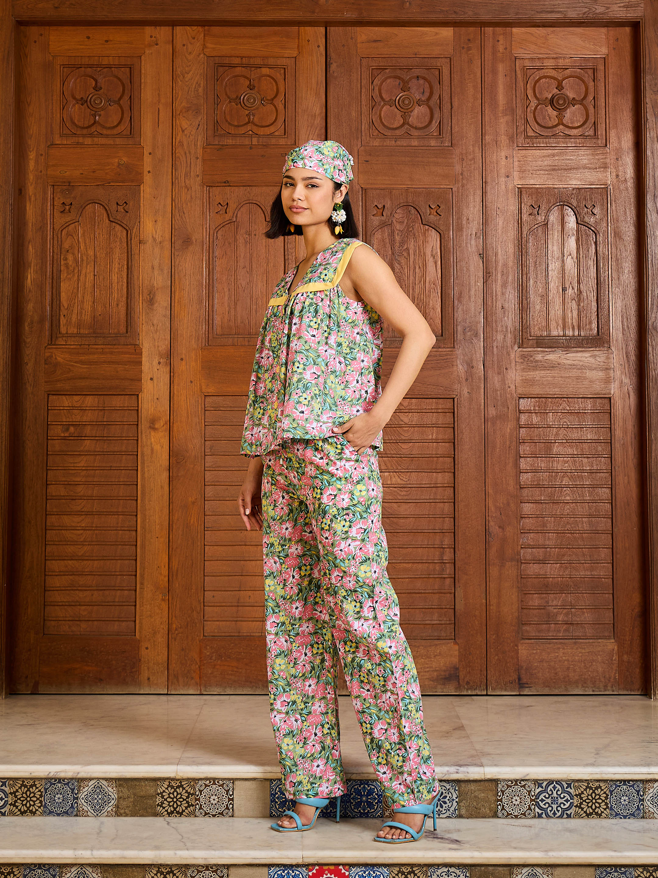 Women Green Floral V Neck Peplum Top With Pants-SFSETS96398