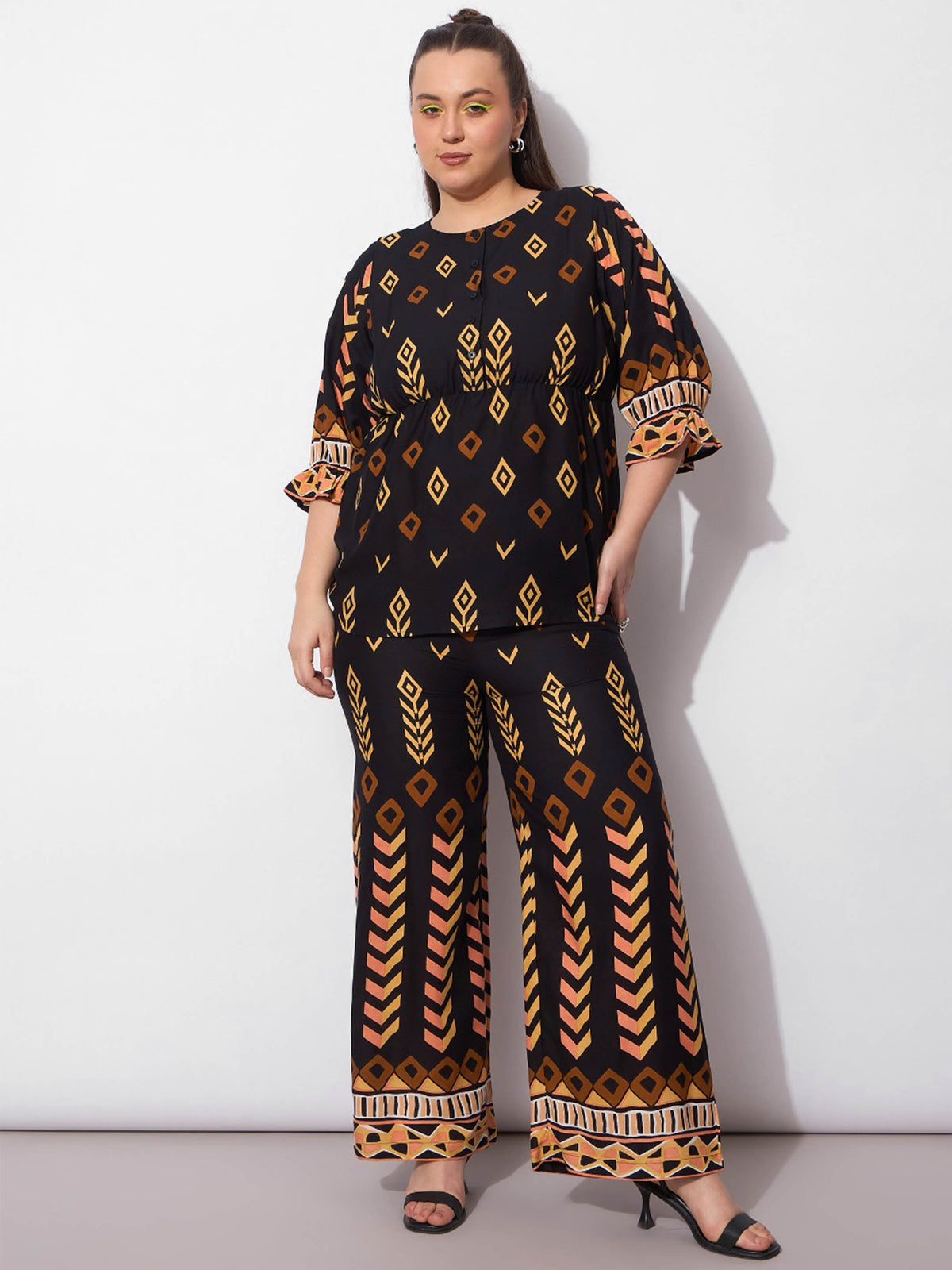 Women Black Geometric Peplum Top With Pants-SFSETS96413