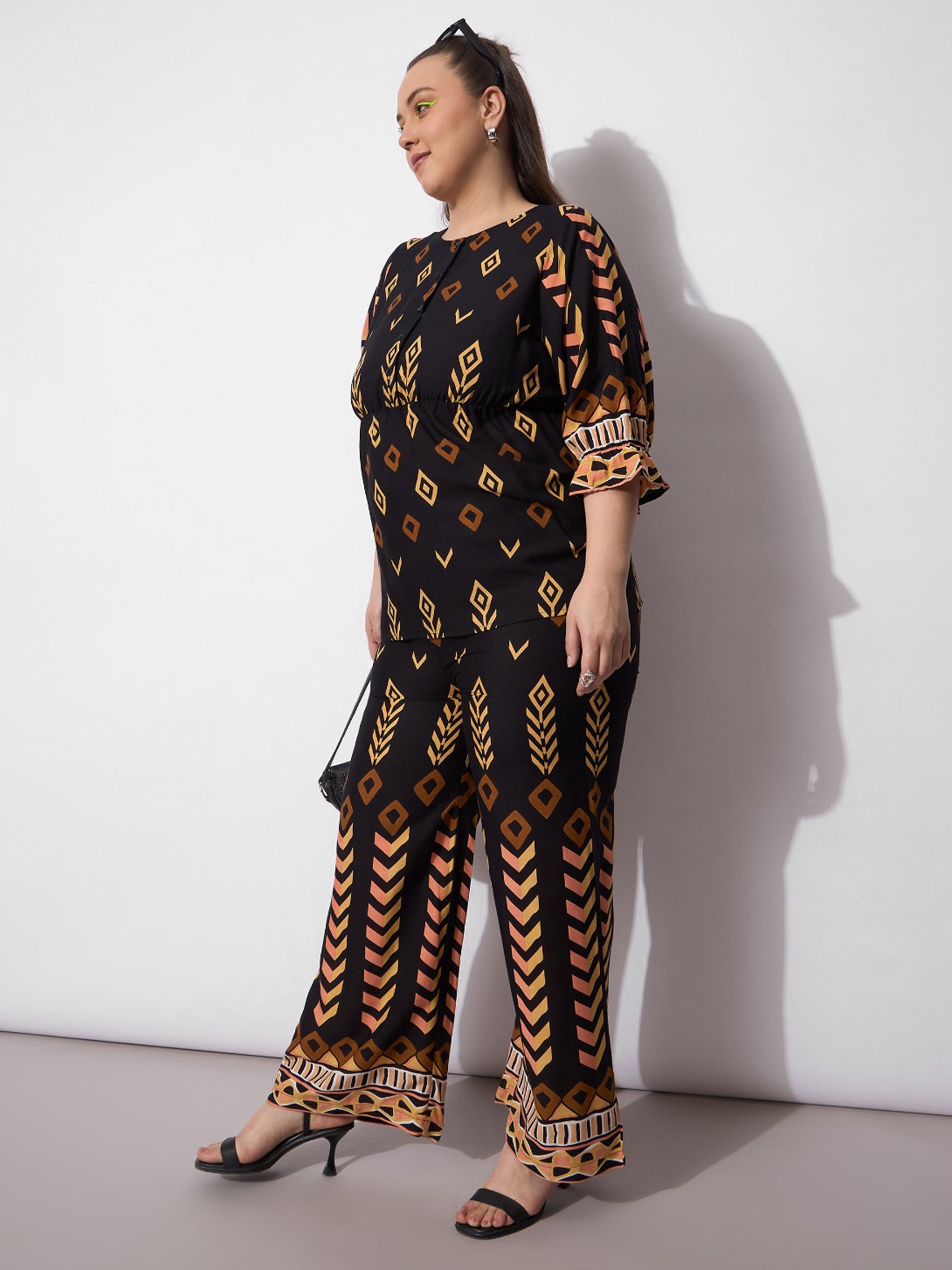 Women Black Geometric Peplum Top With Pants-SFSETS96413