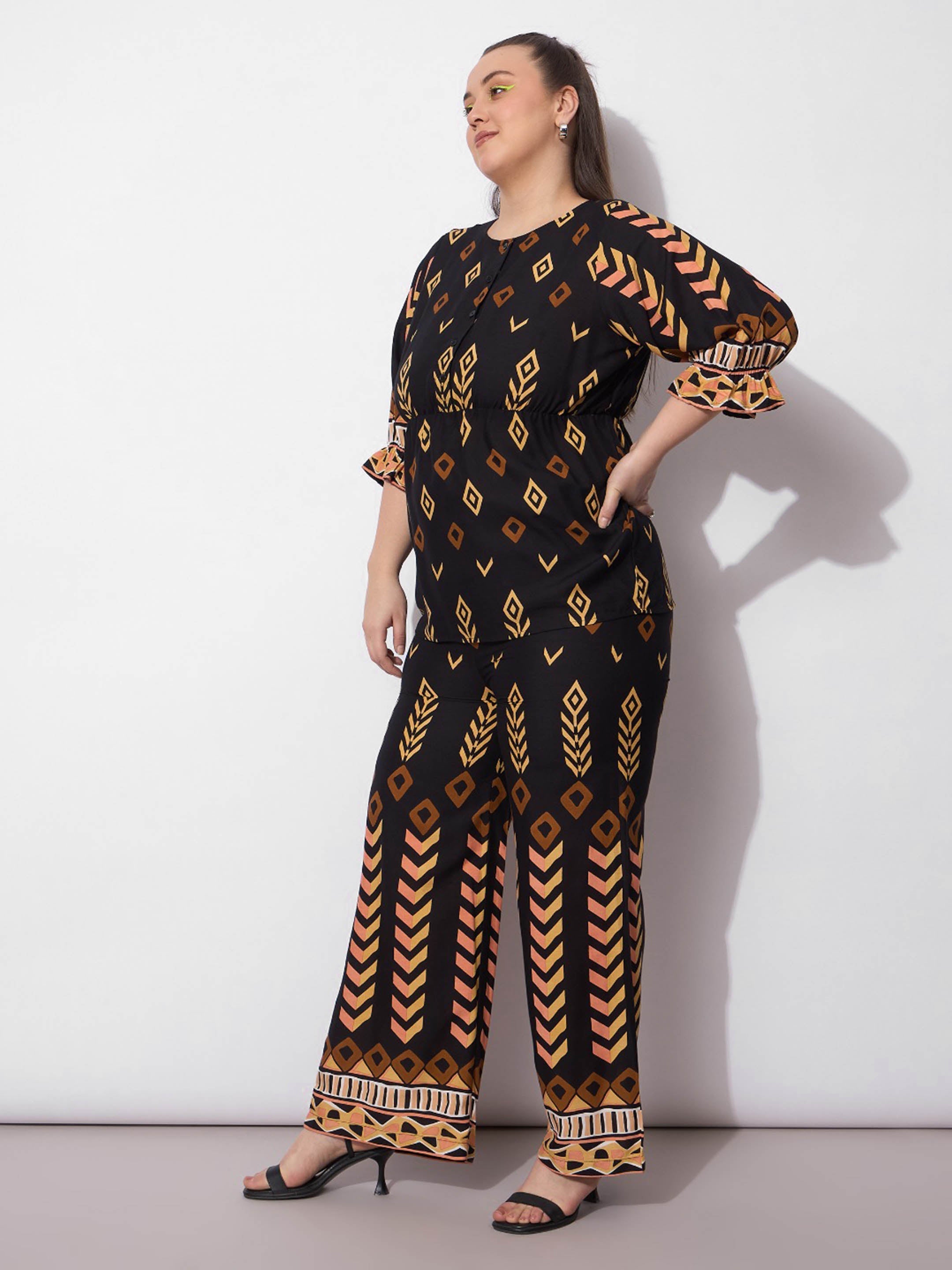 Women Black Geometric Peplum Top With Pants-SFSETS96413