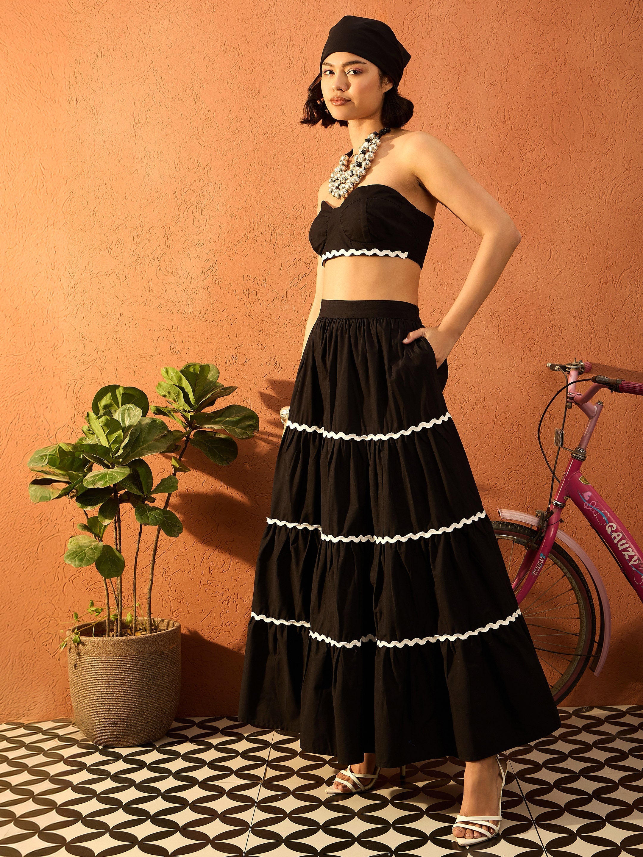 Women Black Ric Rac Lace Bustier Top With Tiered Skirt-SFSETS96419