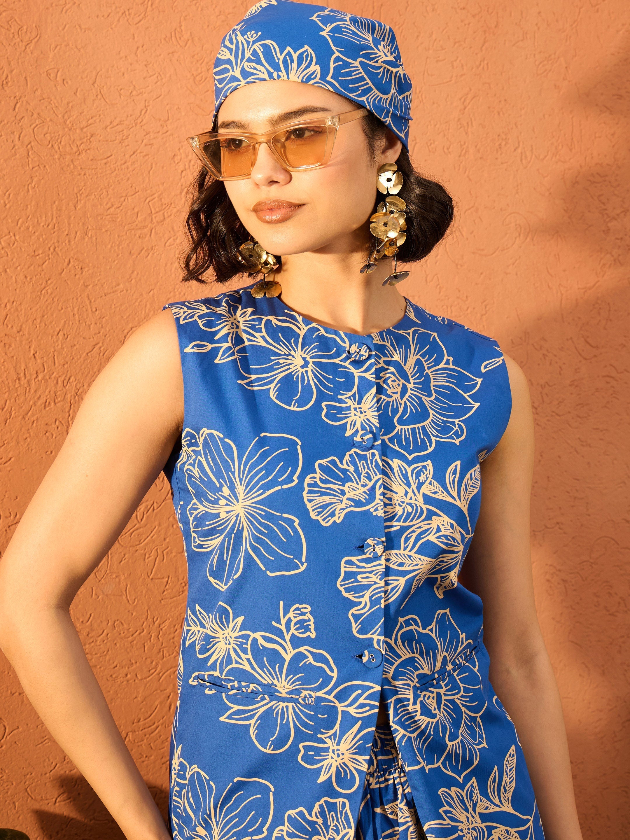 Women Blue & Off White Floral Vest Top With Skirt-SFSETS96421