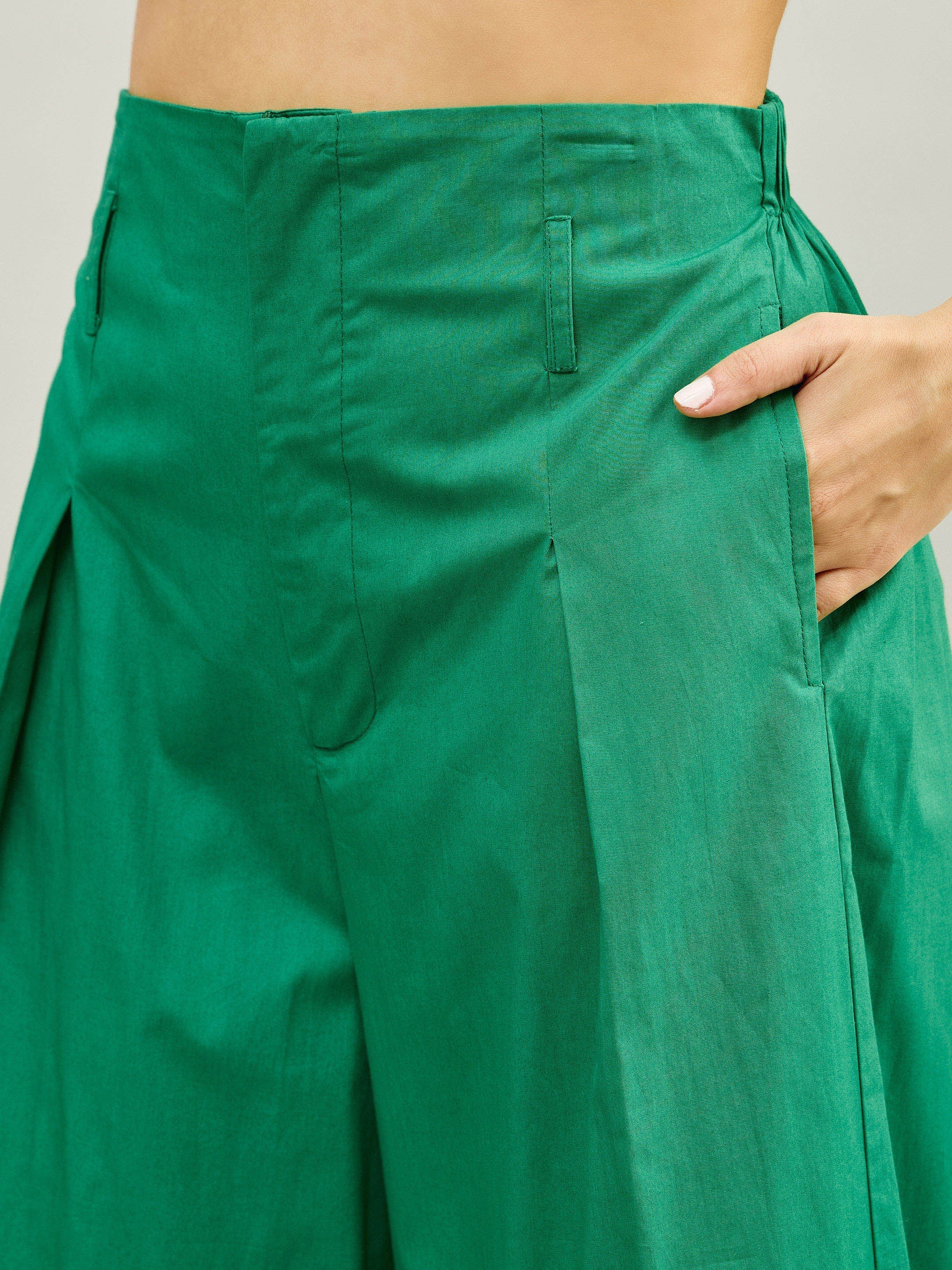 Women Green Poplin Peterpan Collar Top With Flared Pants-SFSETS96435