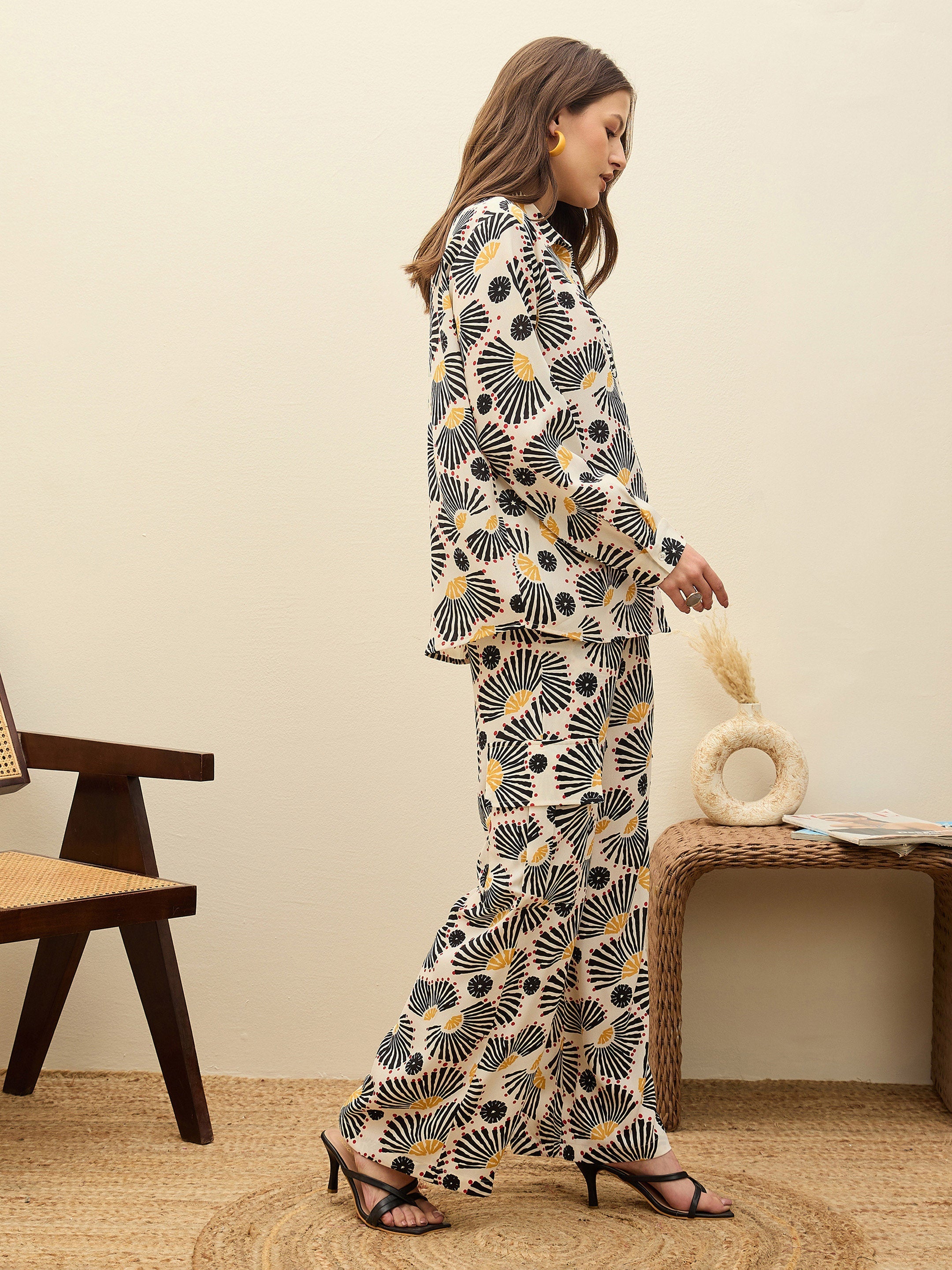 Women Beige Printed Oversize Shirt With Box Pocket Pants-SFSETS96500