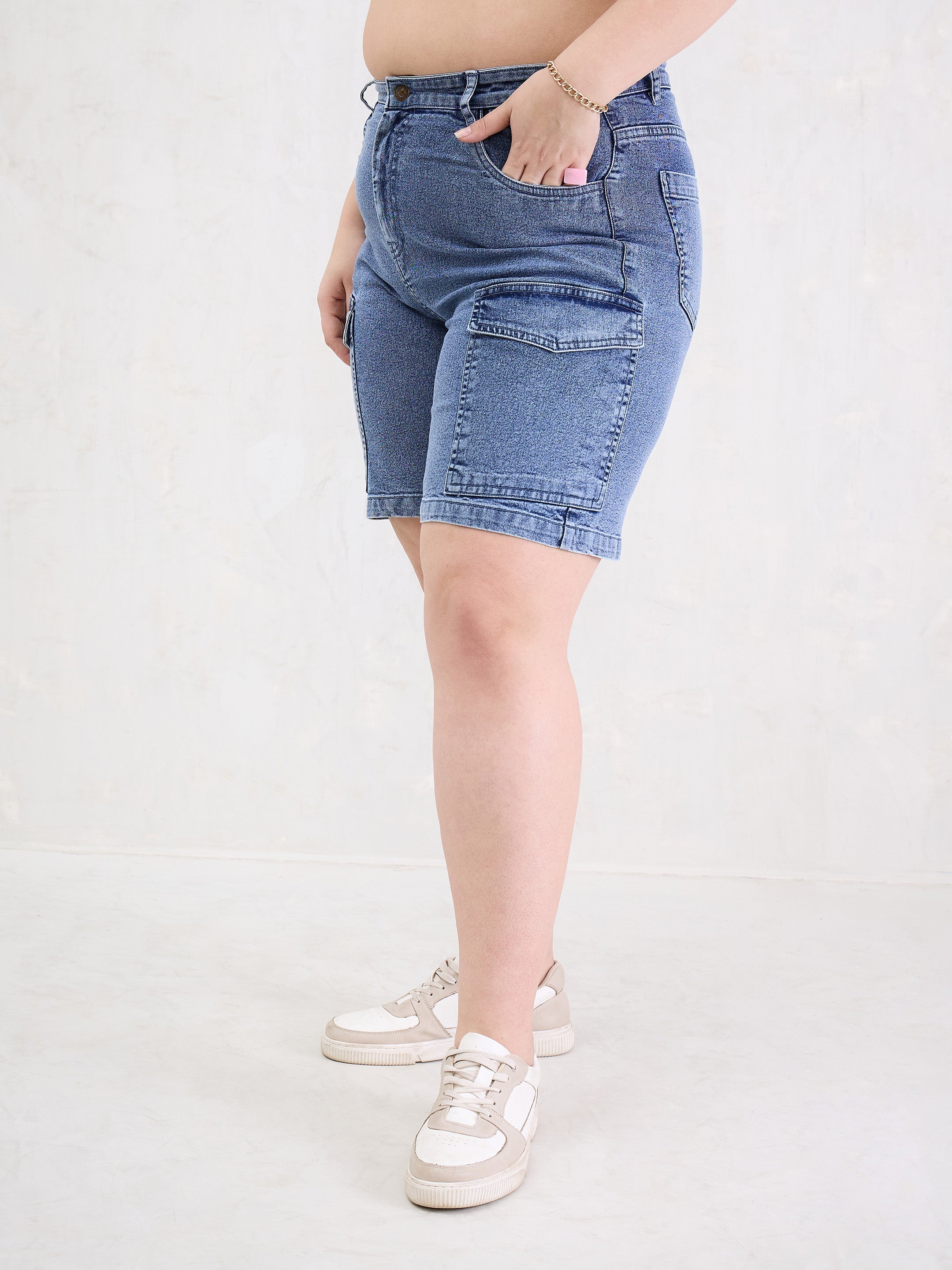 Women Ice Blue Denim Hem Pockets Bermuda Shorts-SFSHOR90111