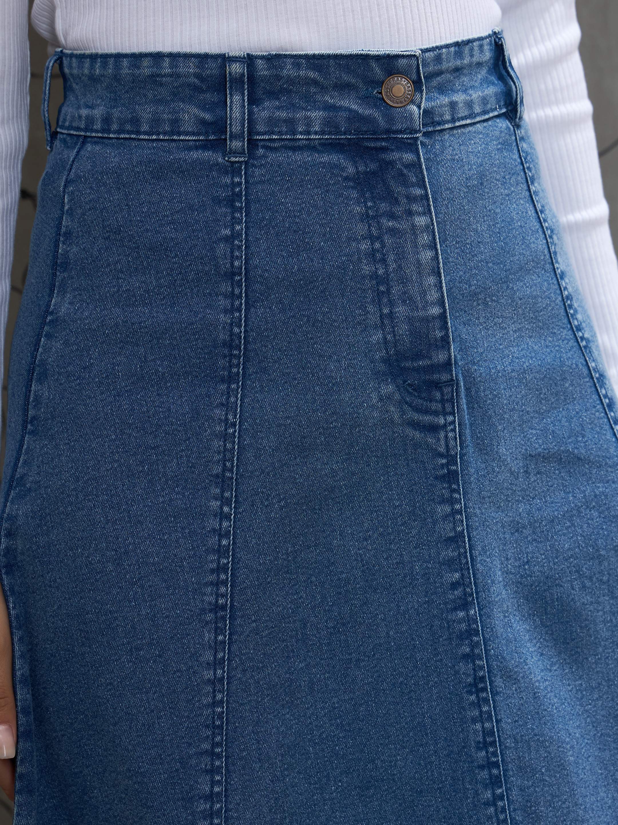 Women Blue Washed Denim Flared Hem Skirt-SFSKRT30505