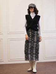 Women Black Solid V-Neck Sweater Vest-SFSWSH7610
