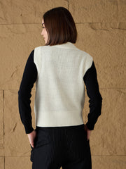 Women White Solid V-Neck Sweater Vest-SFSWSH7612