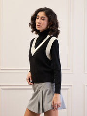 Women Black & White Solid V-Neck Sweater Vest-SFSWSH7613