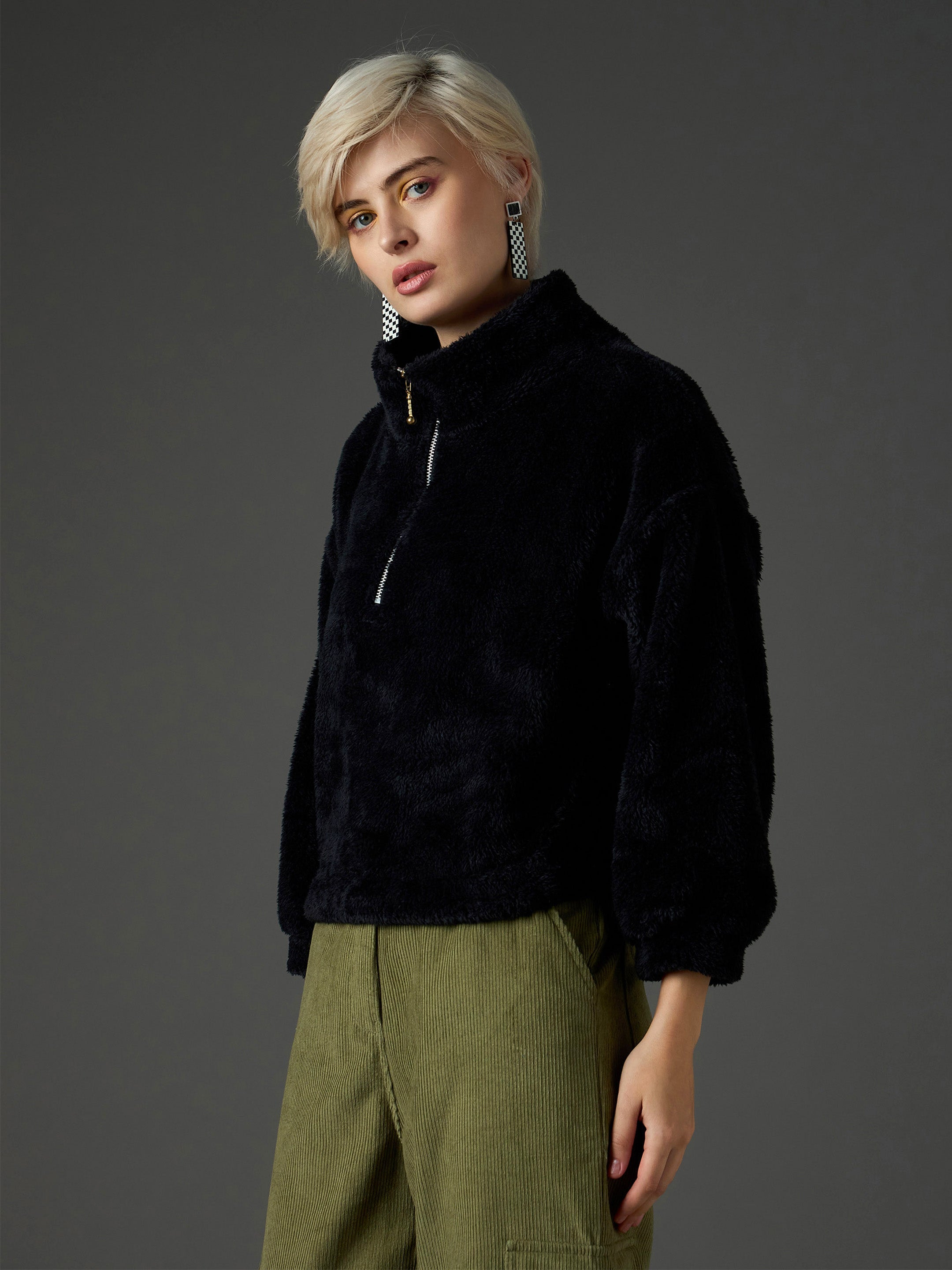 Women Black Zip Front Faux Fur Crop Sweatshirt-SFSWSH7698