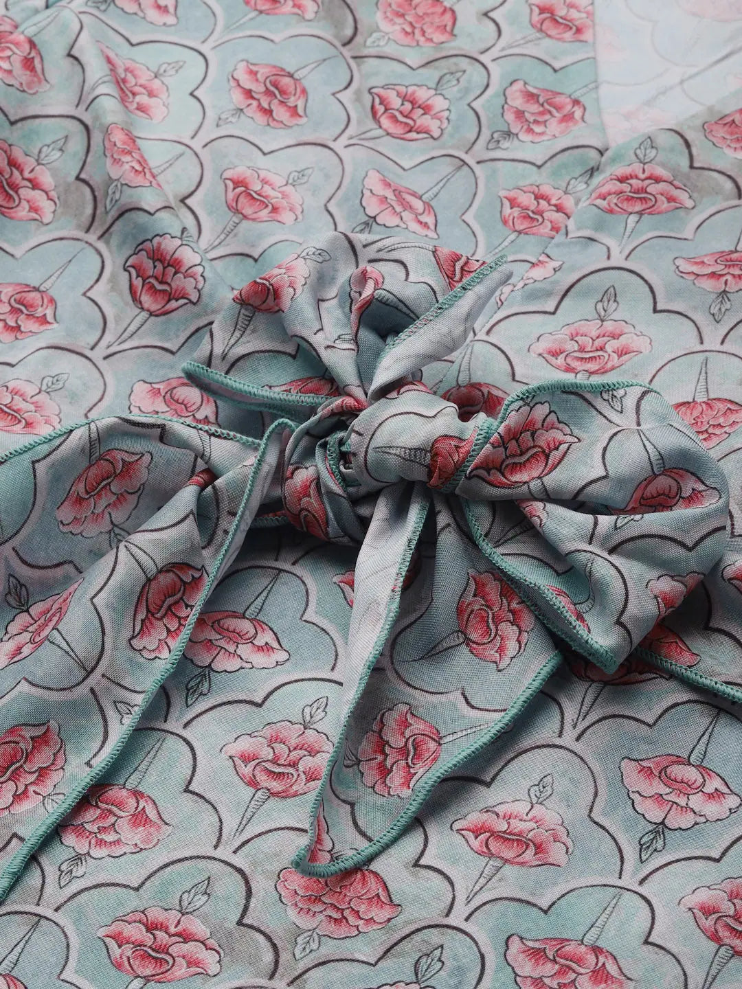 Floral Front Knot Top | Trendy Women's Western Clothing