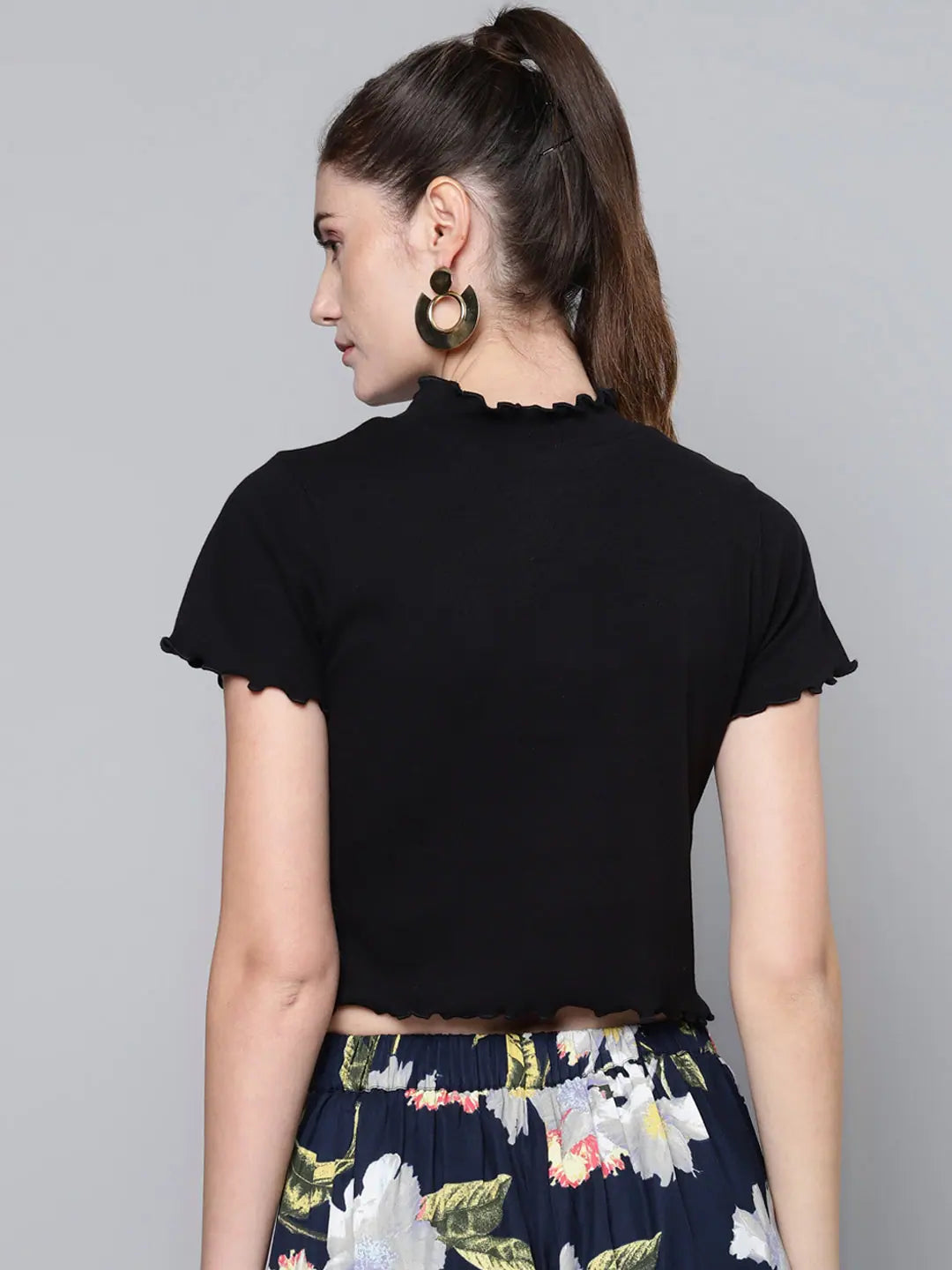 Black High Neck Lettuce-Edge Rib Top | Western Clothing