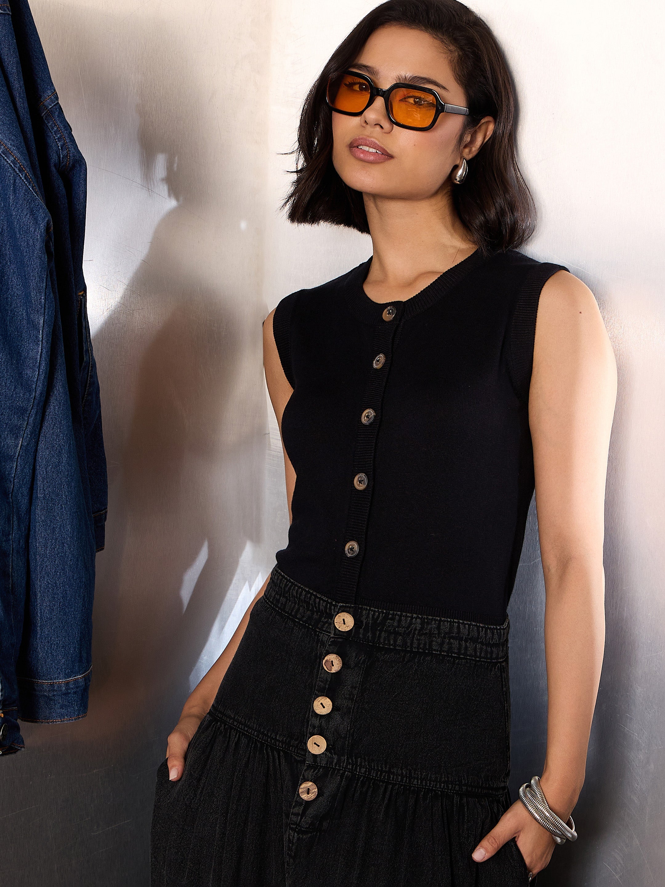Women Black Kniited Round Neck Button Down Top-SFTOPS42280