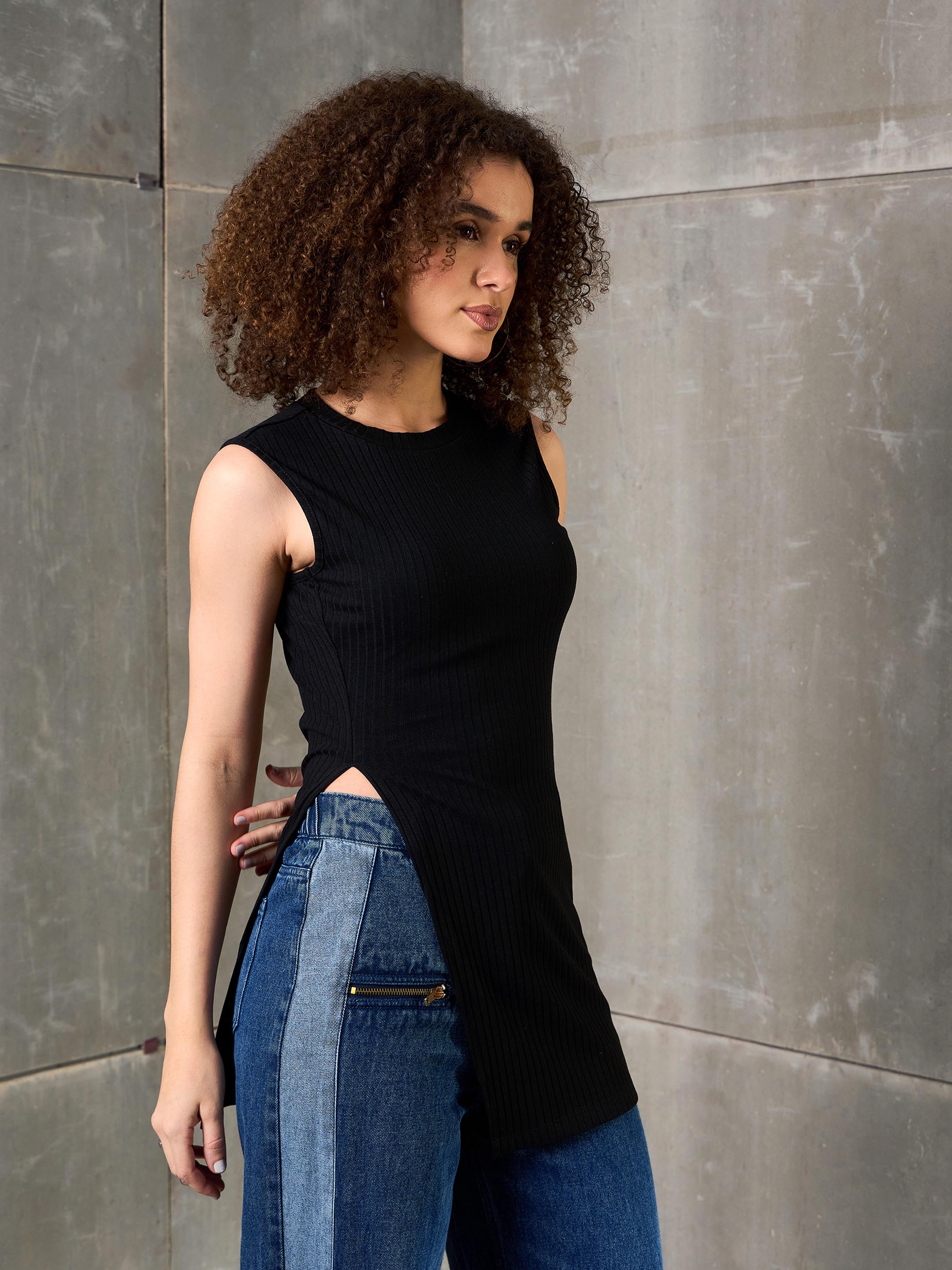 Women Black Rib Sleeveless Side Slit Top-SFTOPS42354