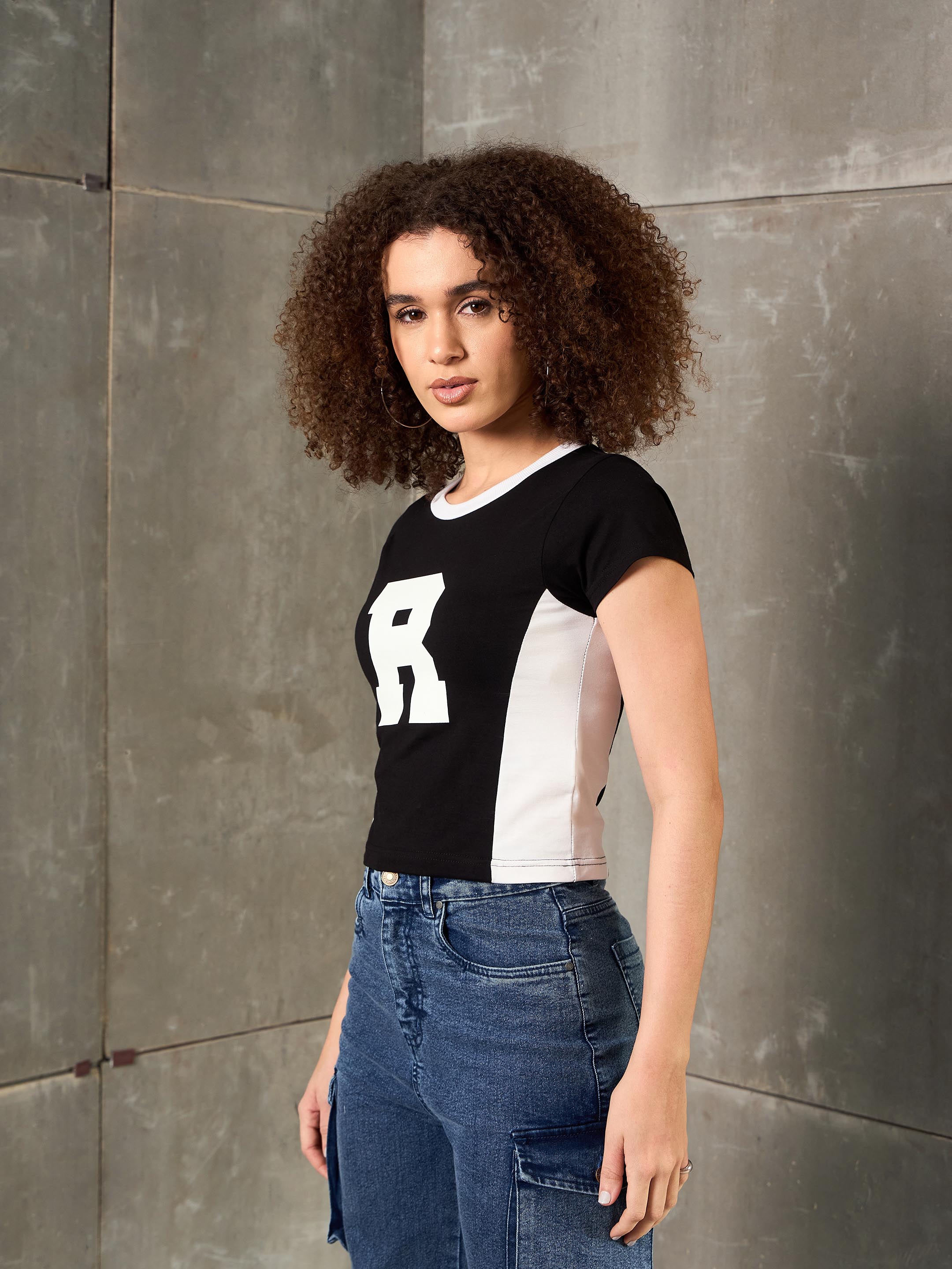 Women Black & White R-Print Fitted T-Shirt-SFTOPS42366