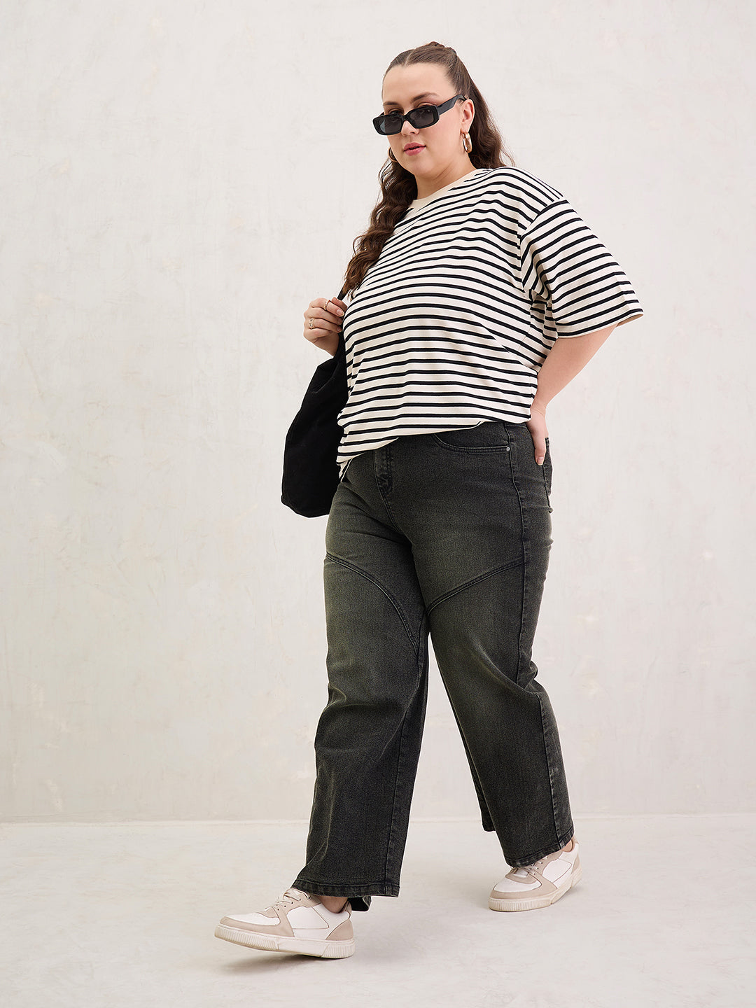 Women Black & Off White Stripe Round Neck T-Shirt-SFTOPS42404