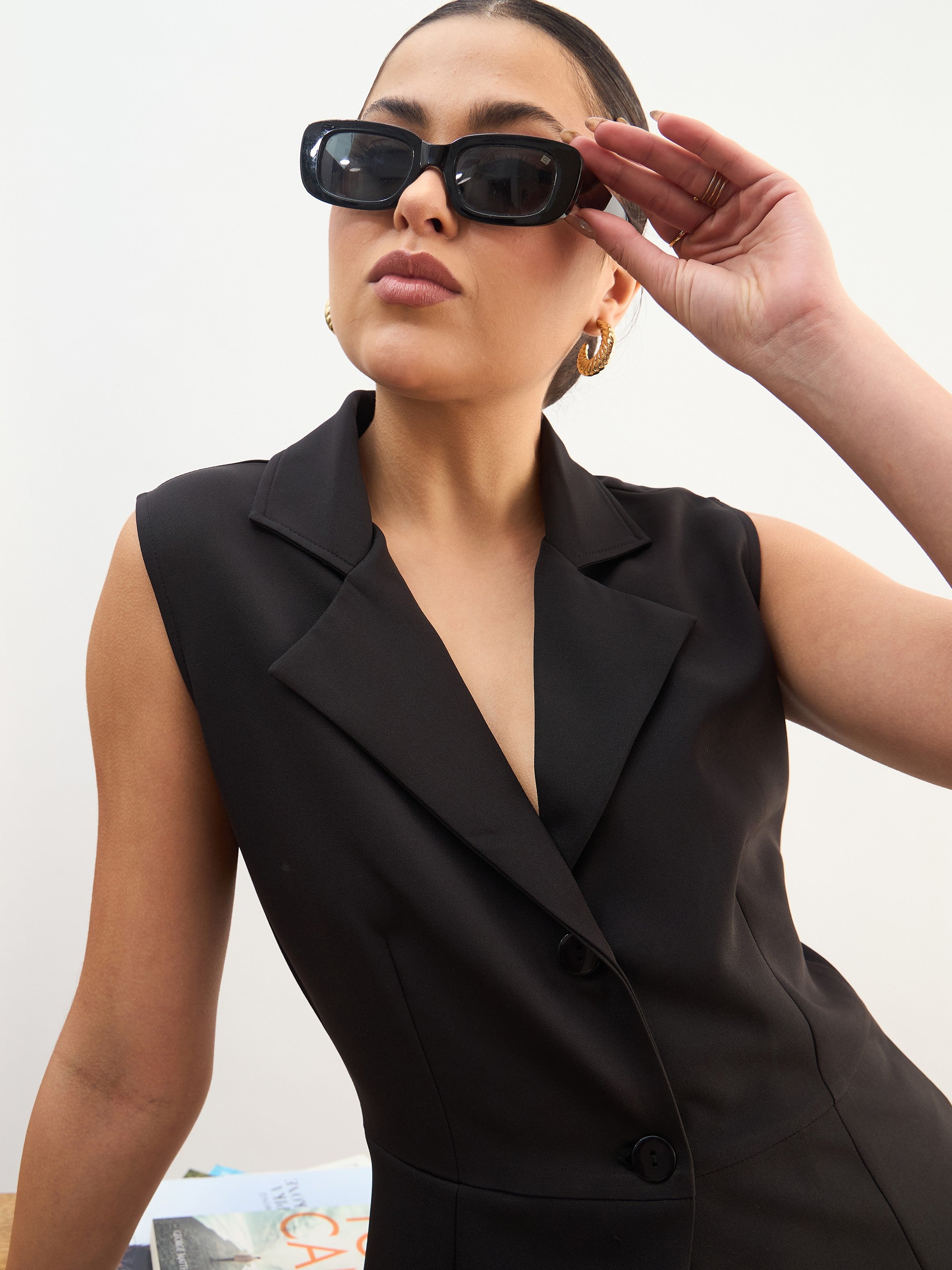 DesiQlo Black Notch Collar Sleeveless Regular Top - Black