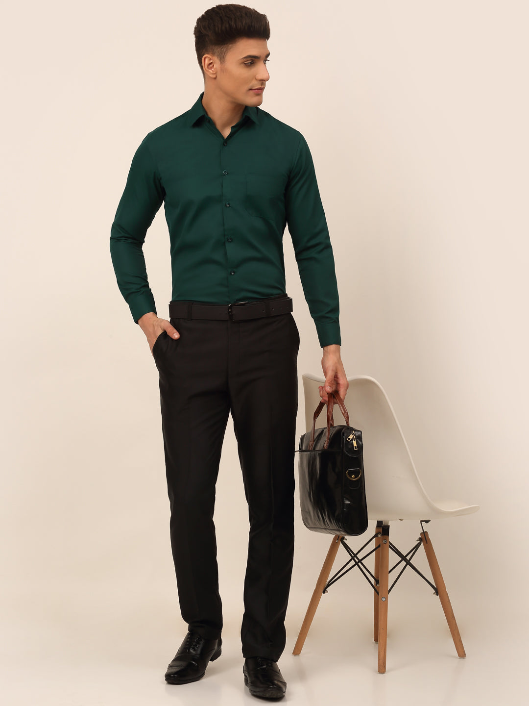 DesiQlo Men Solid Formal Shirt - Green