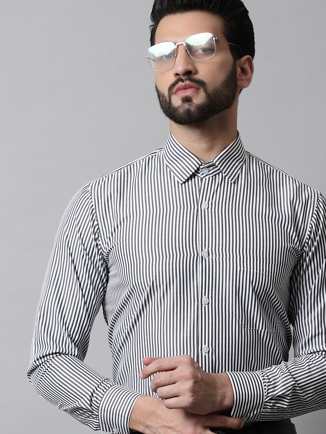 DesiQlo Men Striped Formal Shirt - Black