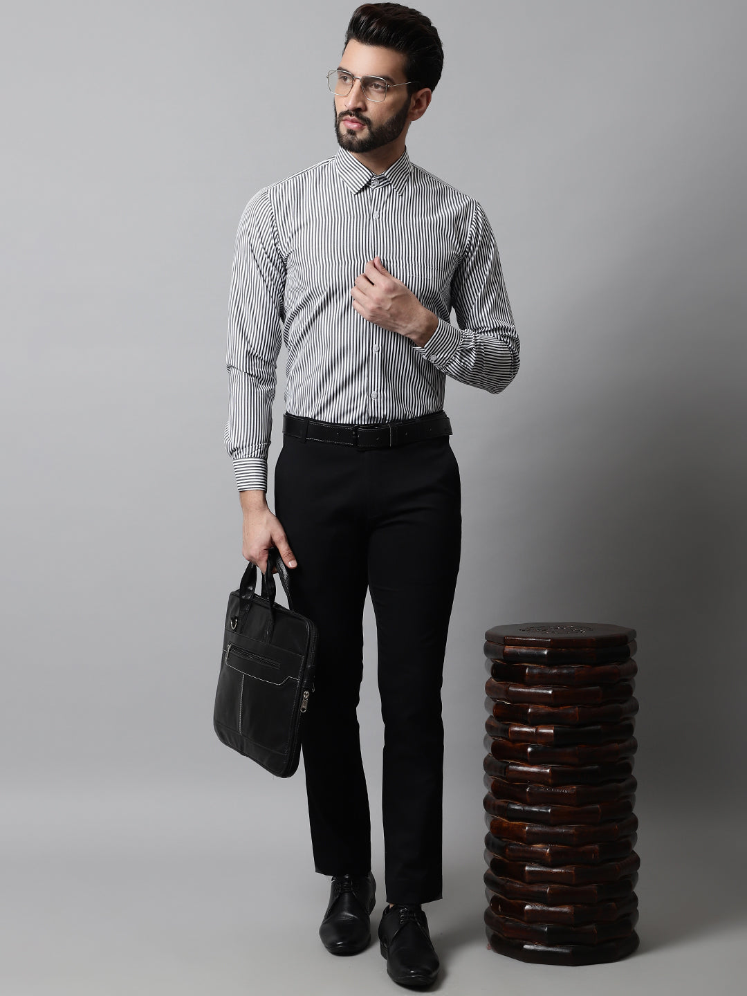 DesiQlo Men Striped Formal Shirt - Black