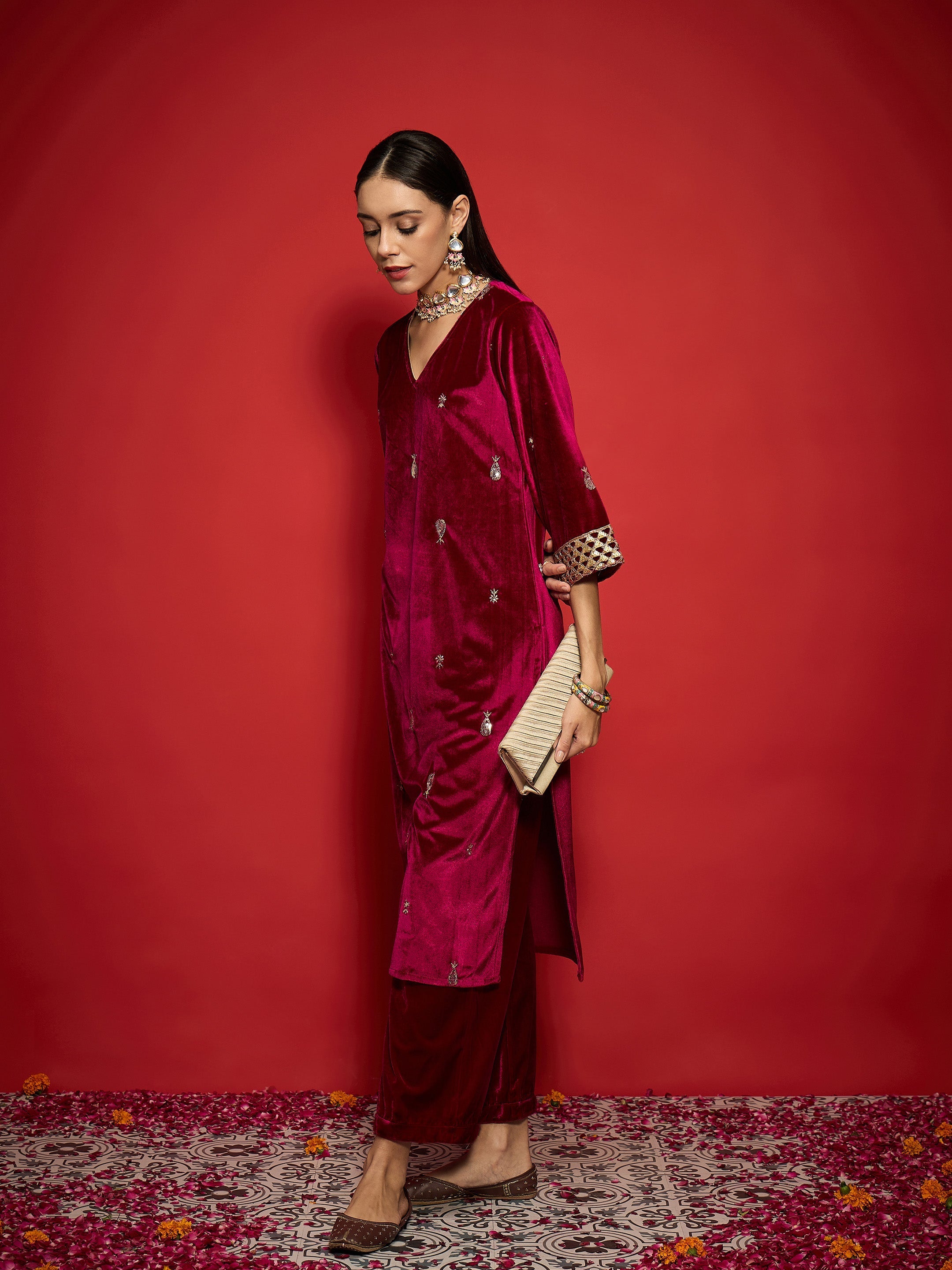 Women Fuchsia Velvet All Over Embroidered Straight Kurta-SHKUR00495