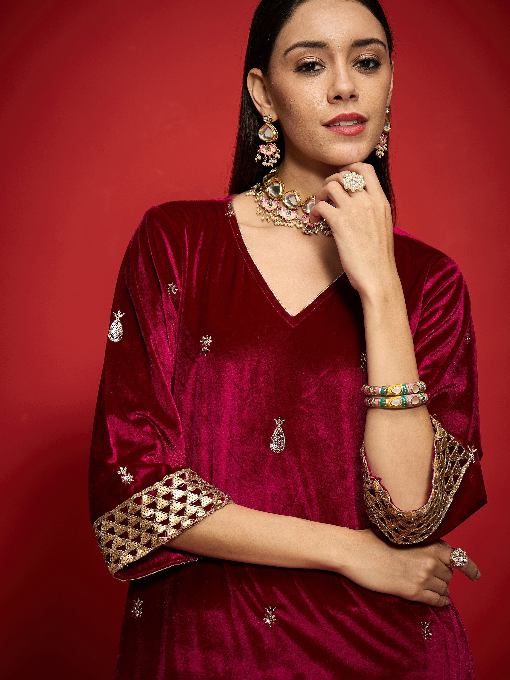 Women Fuchsia Velvet All Over Embroidered Straight Kurta-SHKUR00495