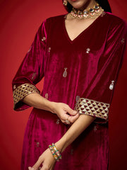 Women Fuchsia Velvet All Over Embroidered Straight Kurta-SHKUR00495