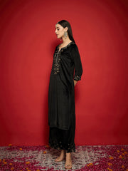 Women Black Velvet Zari Embroidered Round Neck Straight Kurta-SHKUR00505