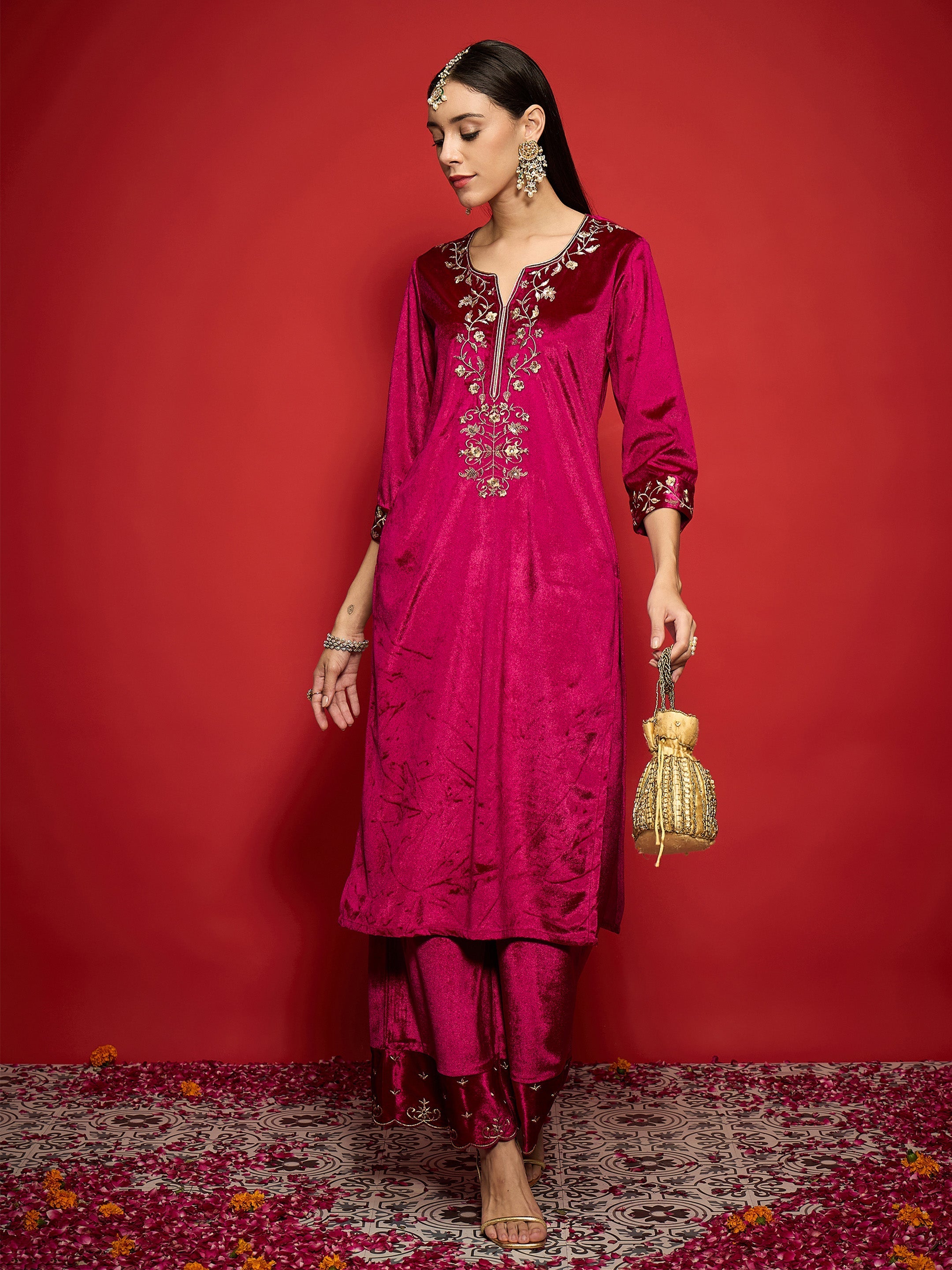 Women Fuchsia Velvet Zari Embroidered Round Neck Straight Kurta-SHKUR00506