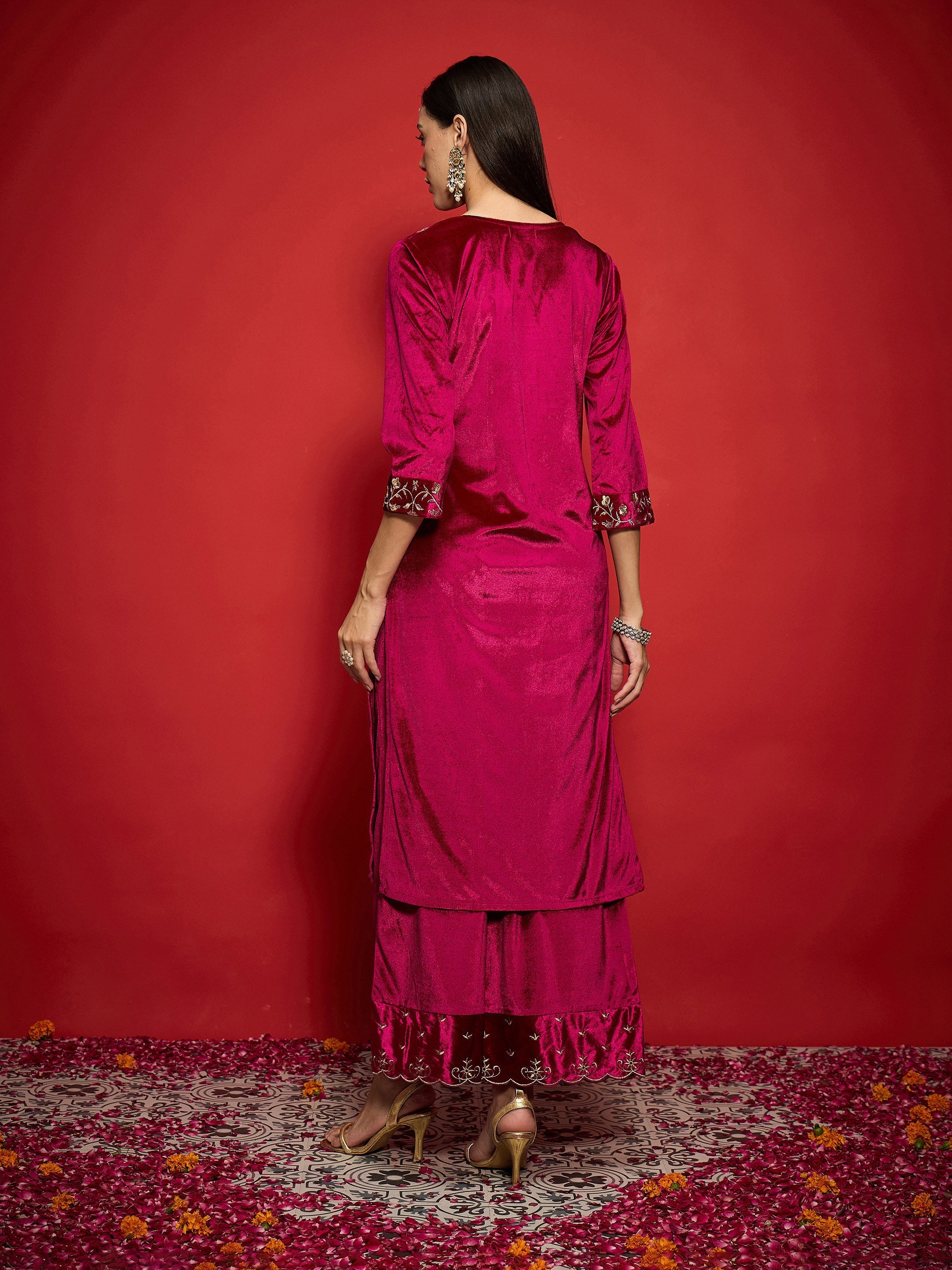 Women Fuchsia Velvet Zari Embroidered Round Neck Straight Kurta-SHKUR00506