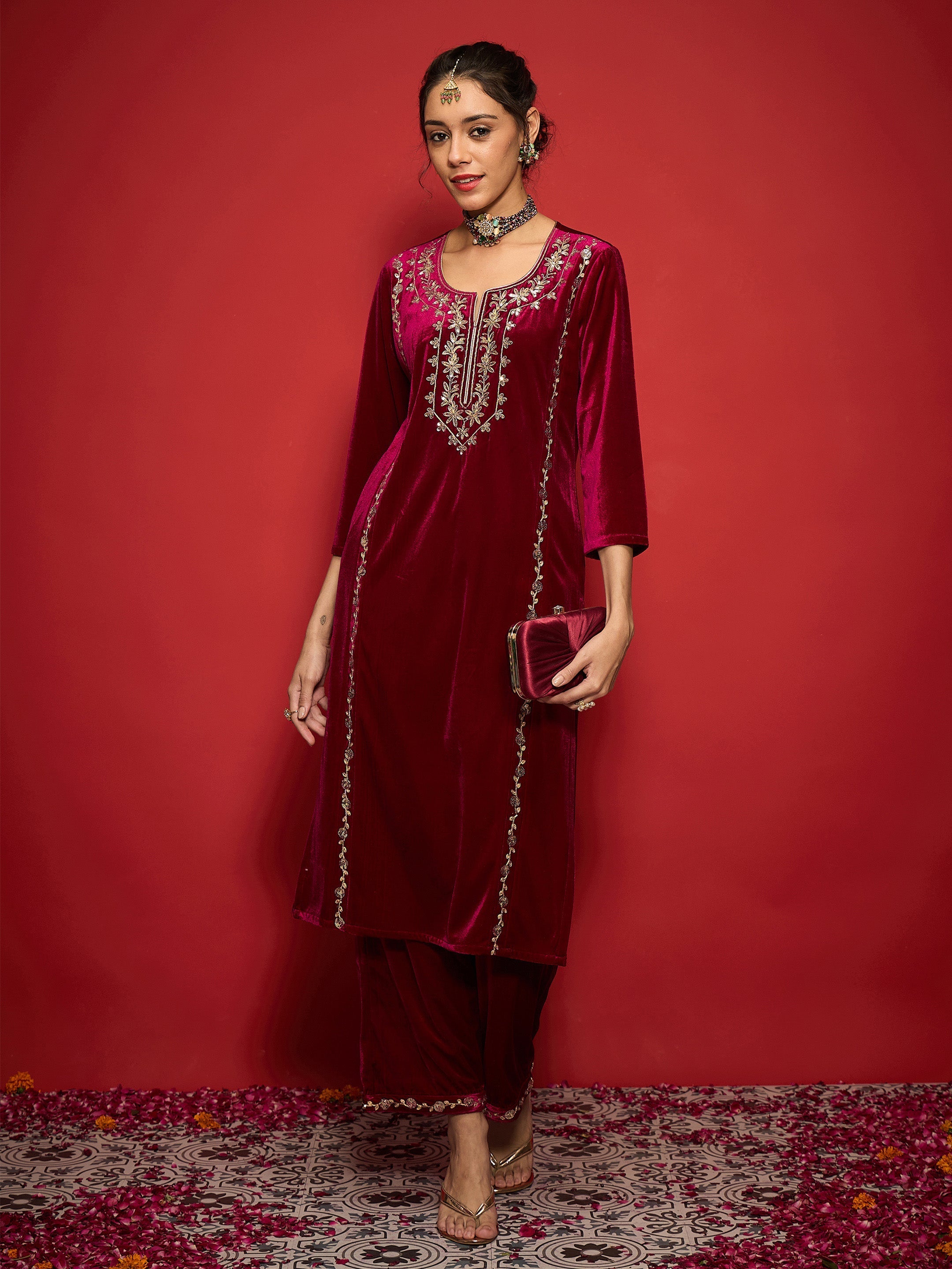 Women Fuchsia Velvet Embroidered Round Neck Kurta-SHKUR35003