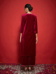 Women Fuchsia Velvet Embroidered Round Neck Kurta-SHKUR35003