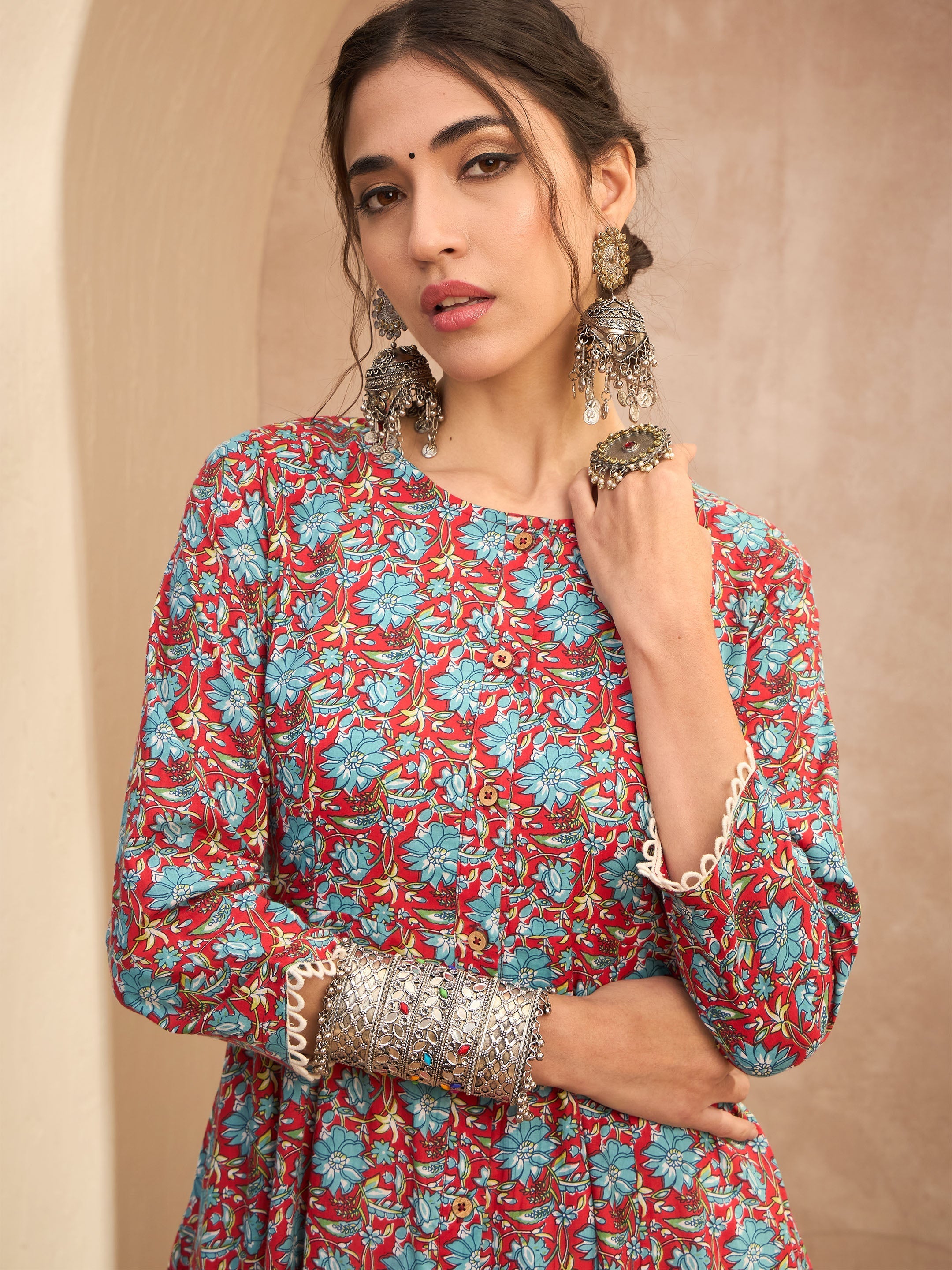 Women Red Floral Buttonned Pocket Kurta-SHKUR35012