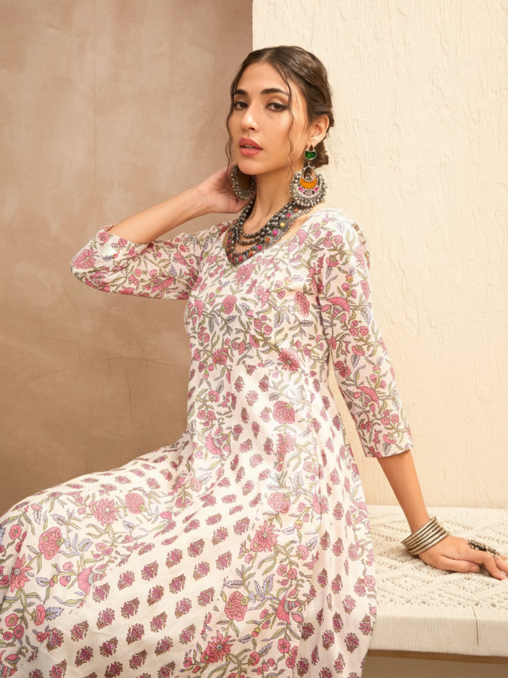 Women White Floral Sweetheart Neck Anarkali Kurta-SHKUR35014