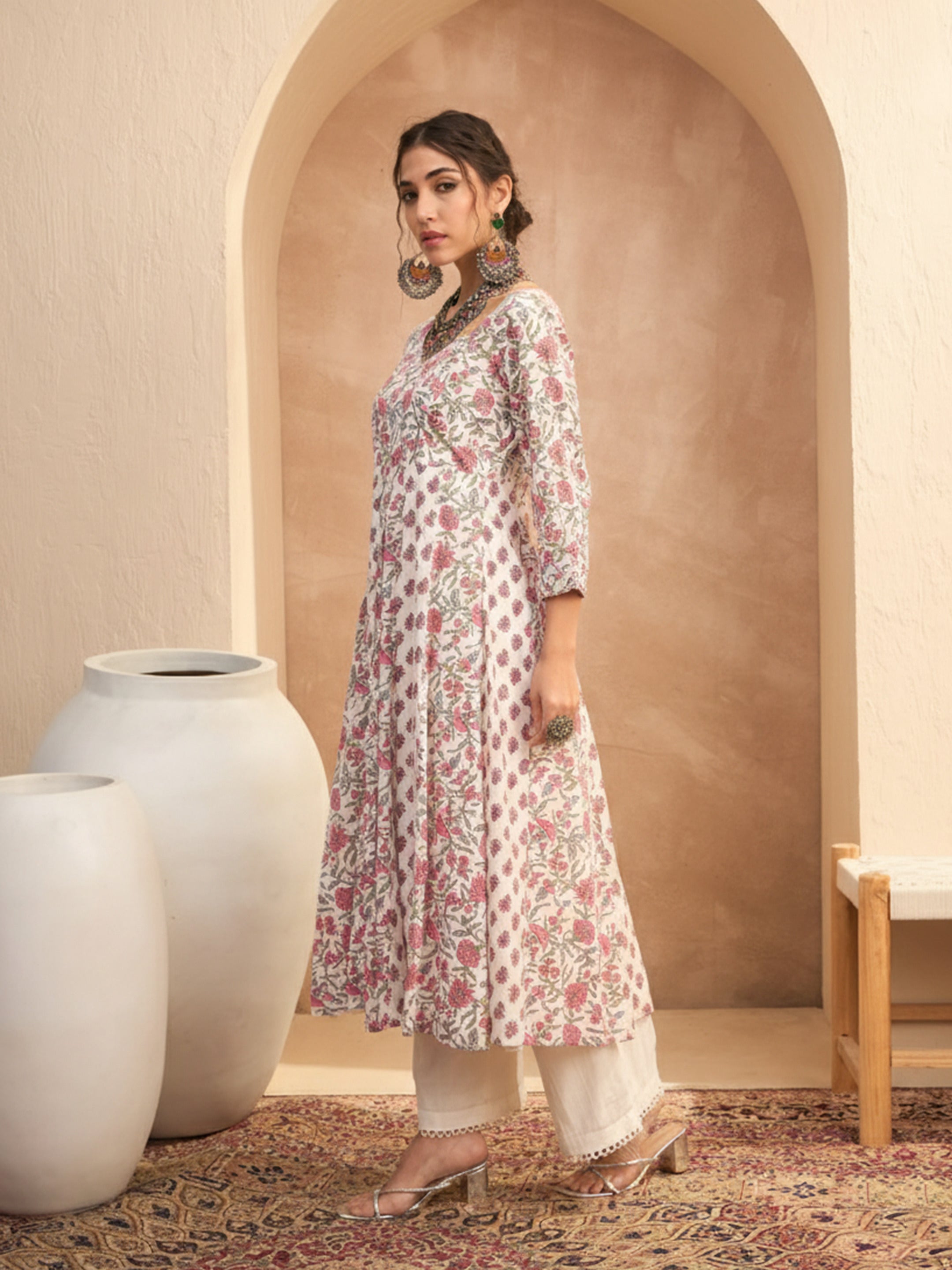 Women White Floral Sweetheart Neck Anarkali Kurta-SHKUR35014