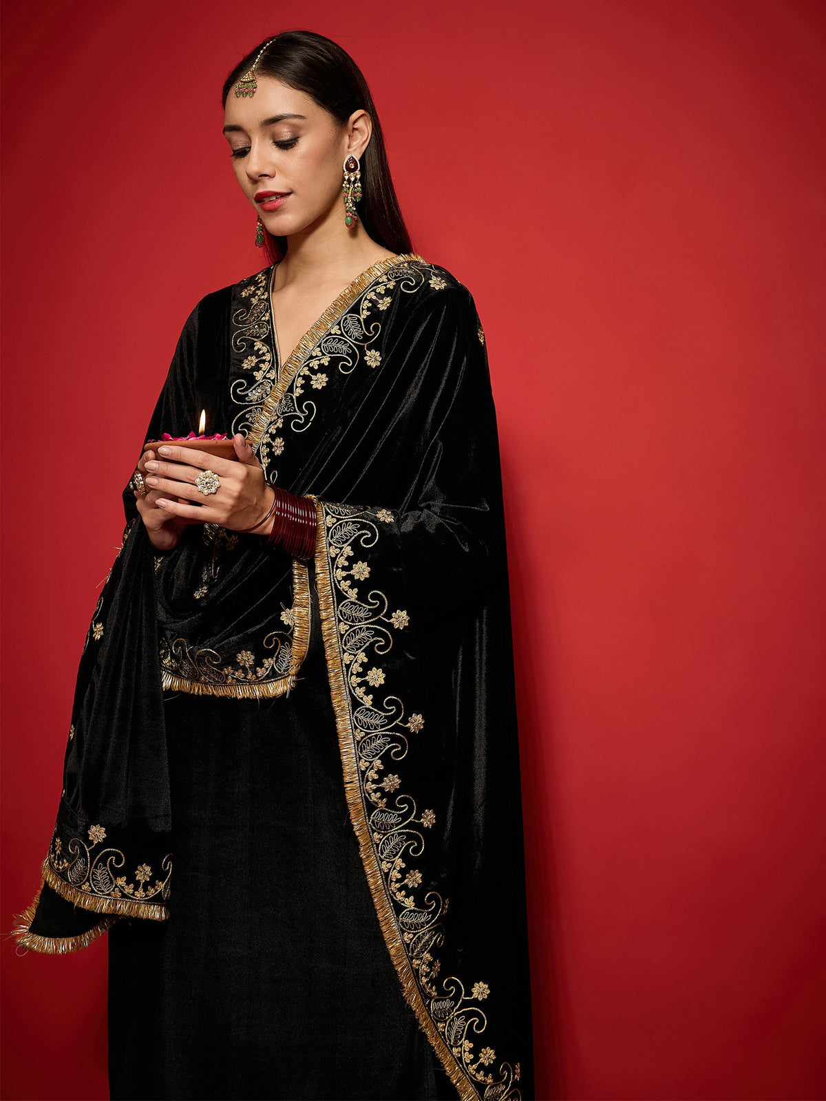 Women Black Velvet Embroidered Dushala-SHSCR99076