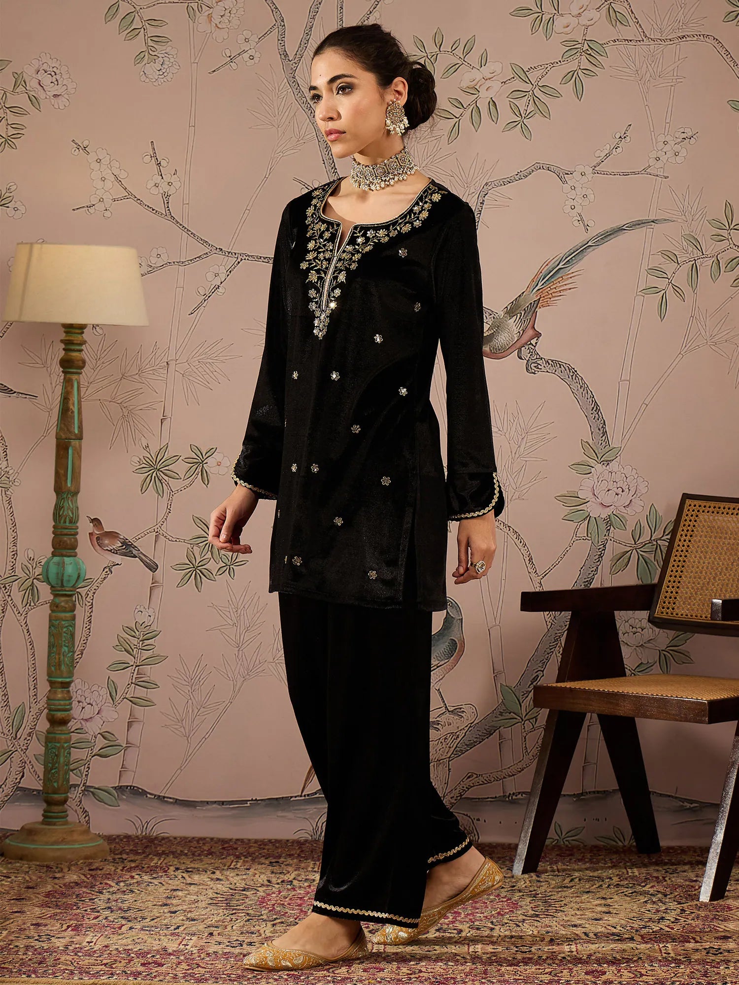 Black Velvet Embroidered Women's Kurta Sets With Straight Pants
