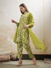 Women Green & White Floral Rayon Kurta With Salwar & Dupatta-SHSET96277