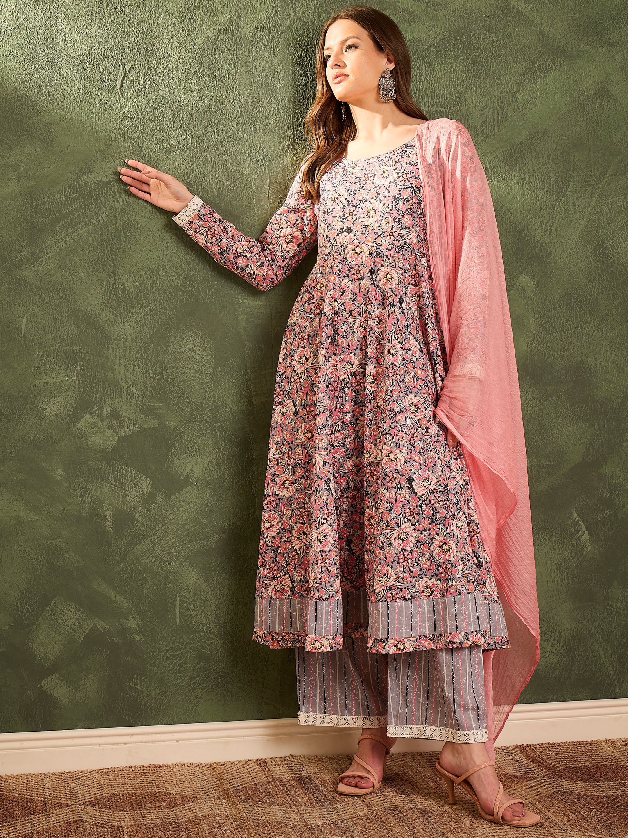 Women Pink & Grey Floral Anarkali Kurta Set with Dupatta-SHSET96459